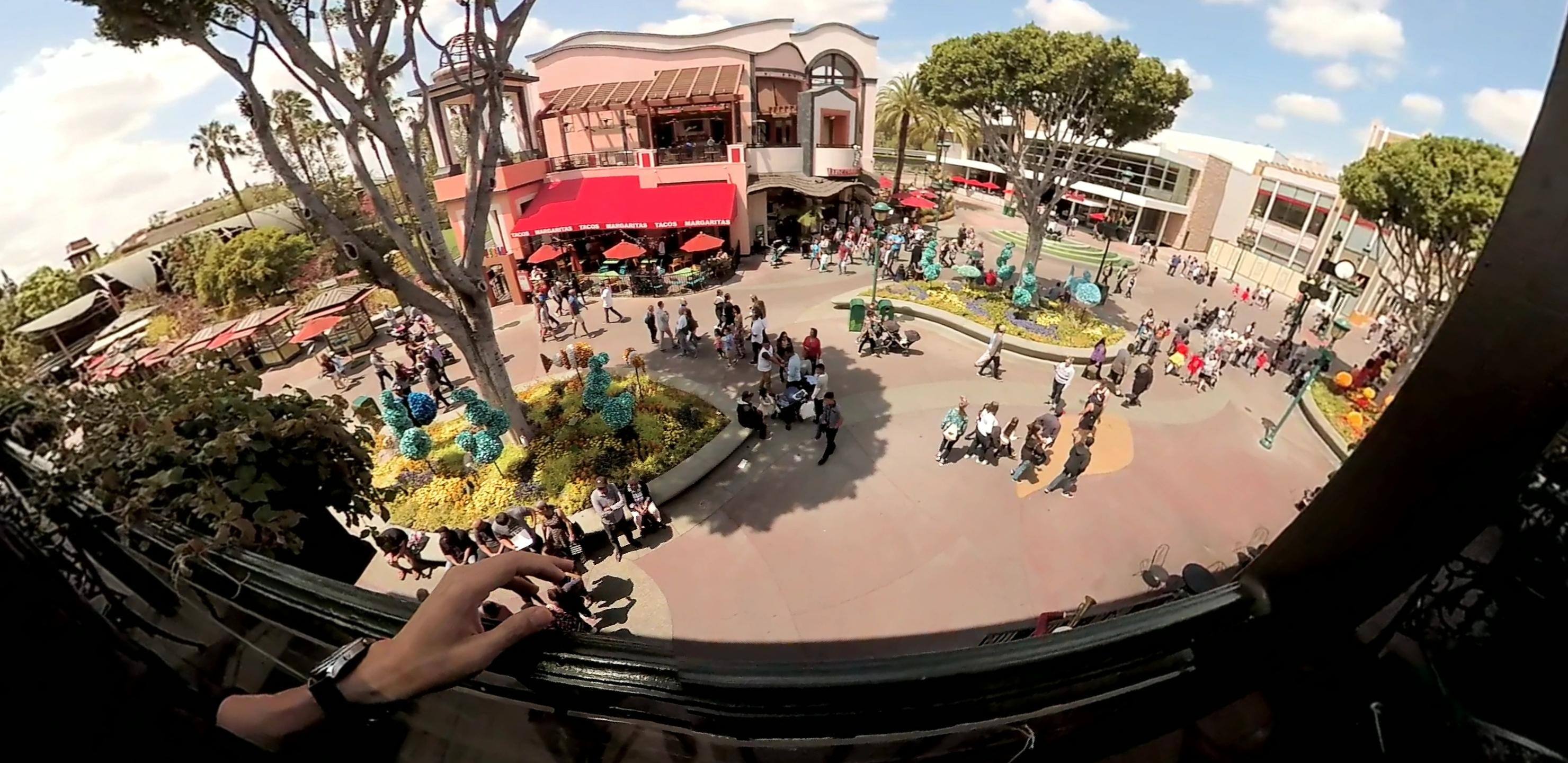 Cool 360 video snapshot, click to load a larger version