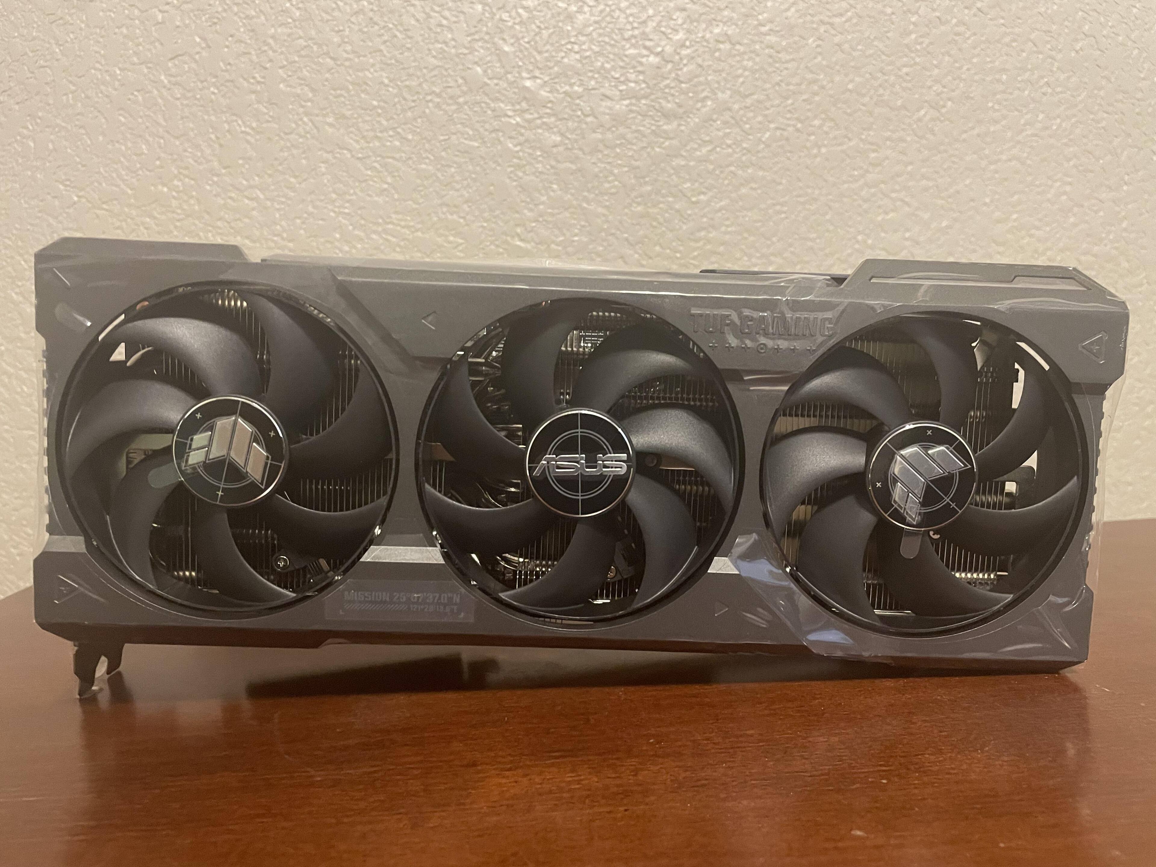 中古美品ASUS TUF Gaming RTX 4080 Super ASUS NVIDIA GeForce RTX 4080 Super TUF Gaming RGB Triple Fan 16GB