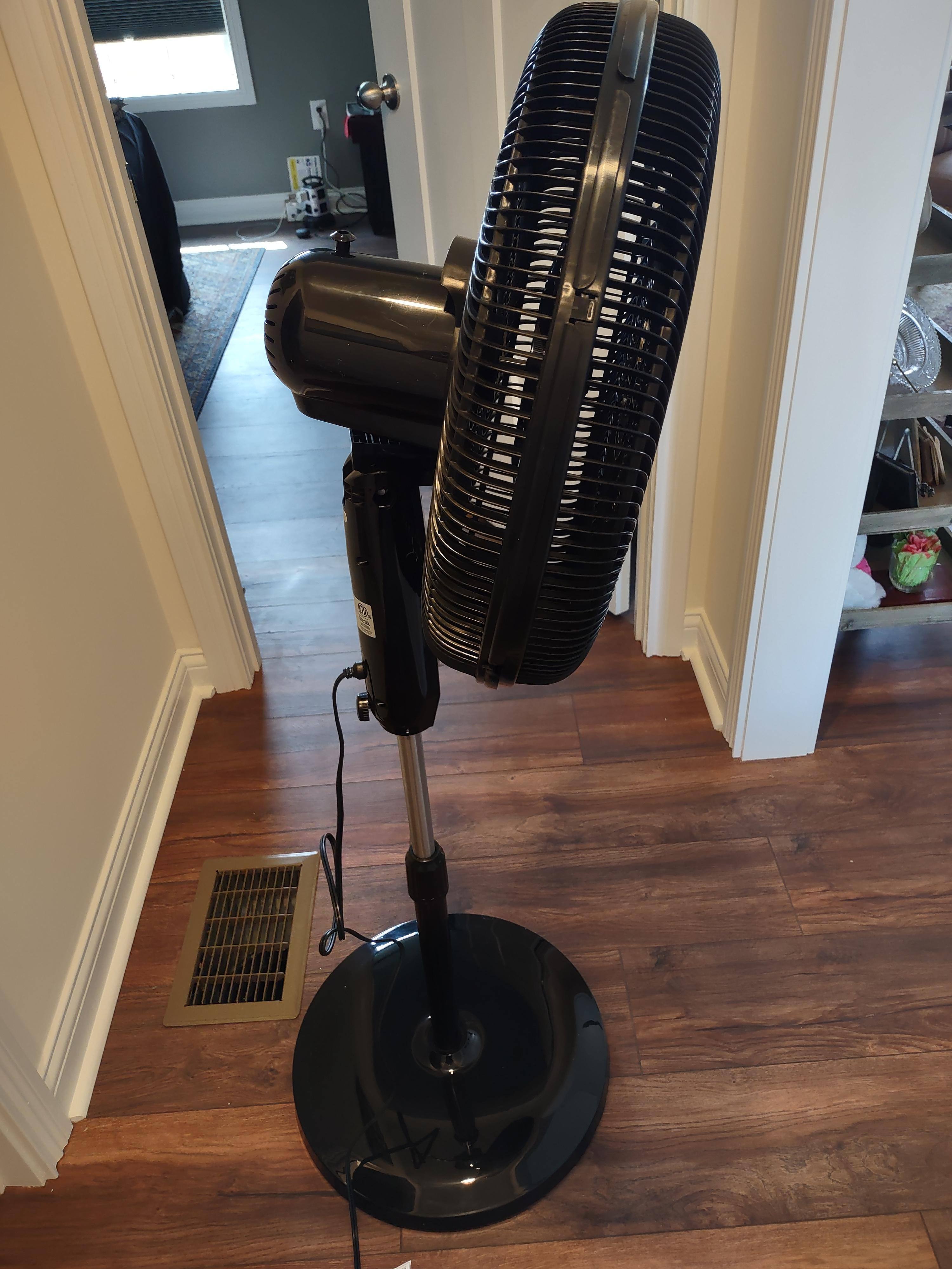 Fan Tilted Down, click to load a larger version