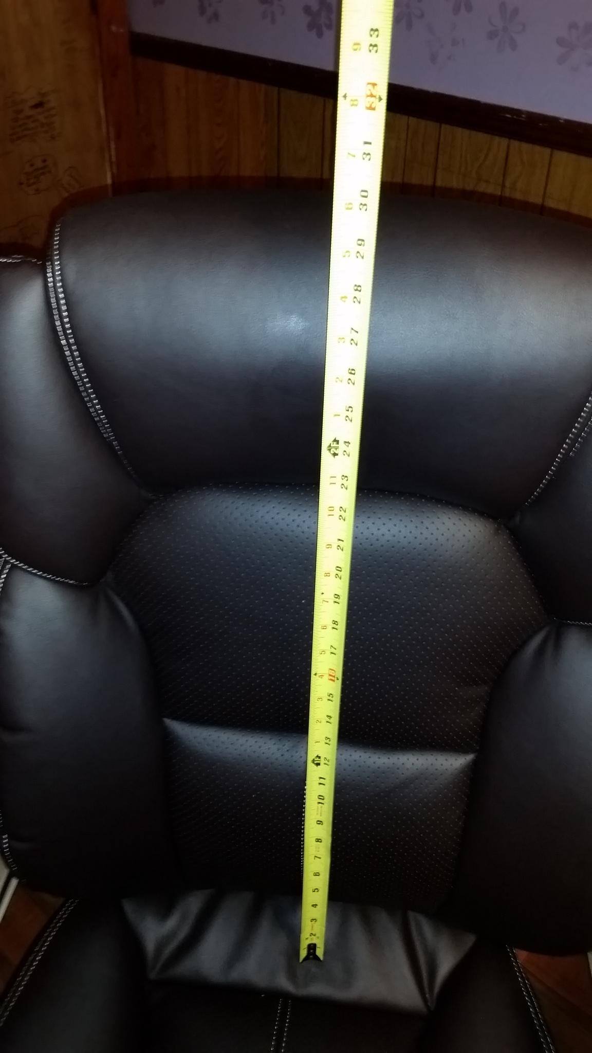 the seat is 22 inches wide from arm post to post, click to load a larger version