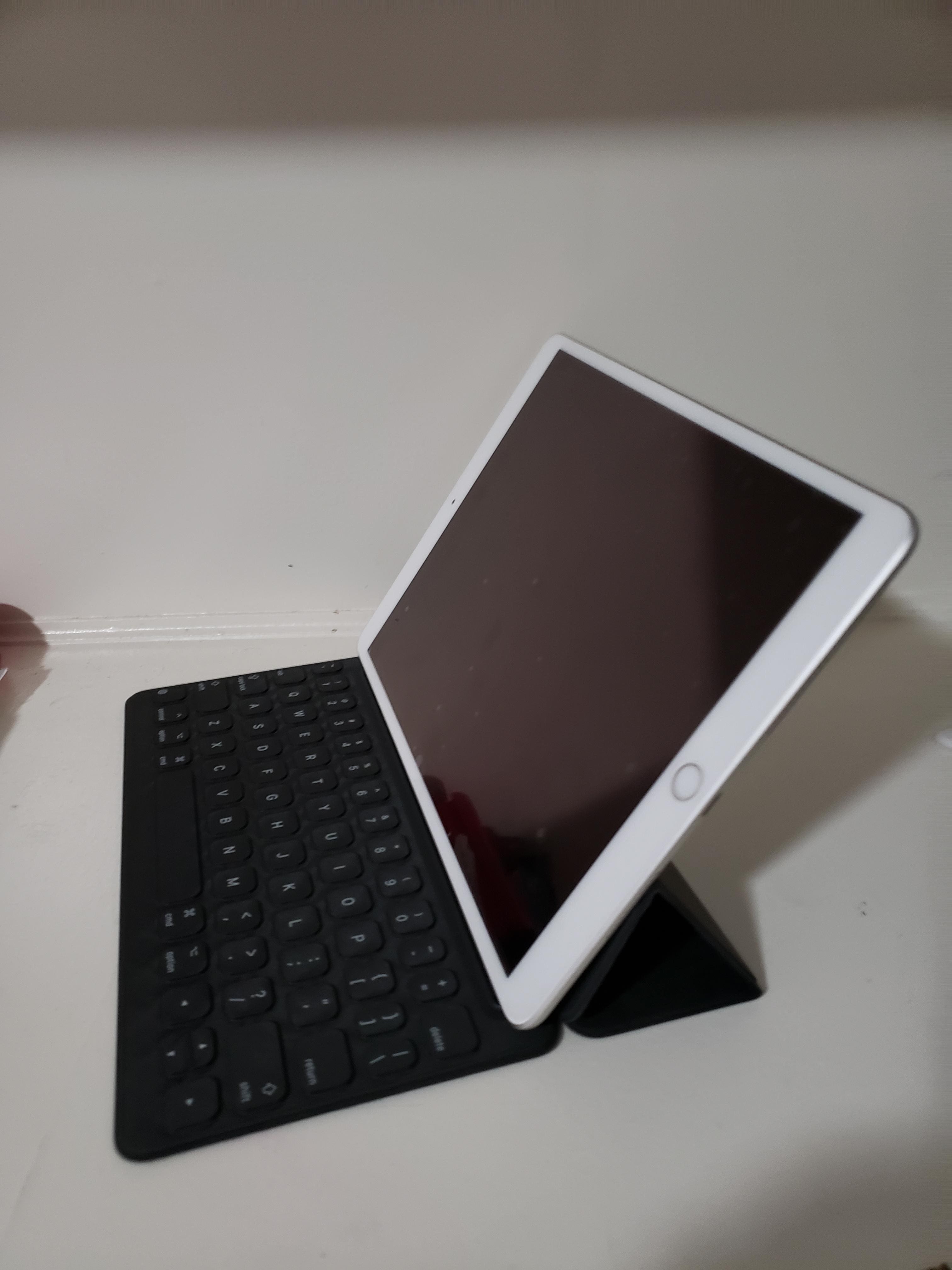 Apple Smart Keyboard for iPad (7th Generation), iPad 10.2