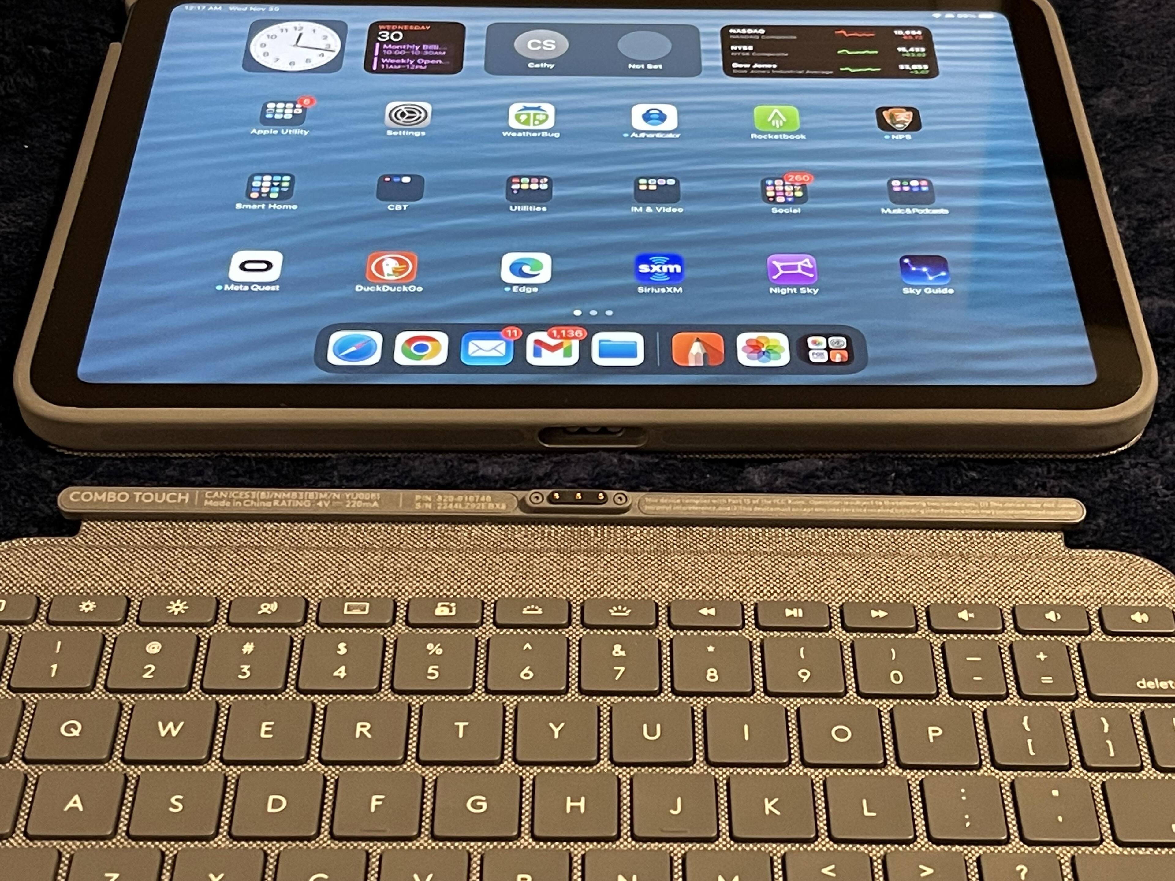 Keyboard detached, view of Smart Connector, click to load a larger version