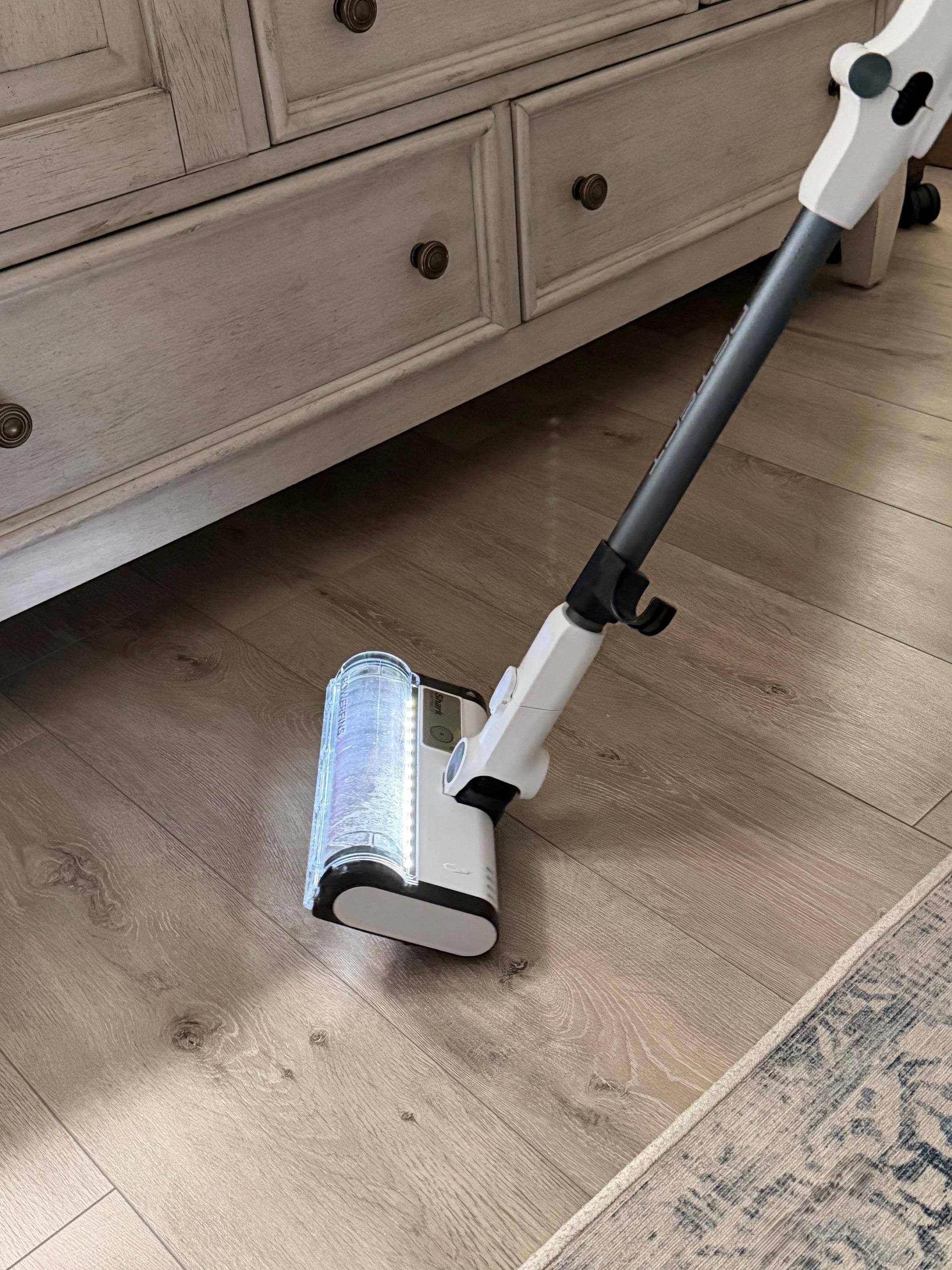 Easily gets stuck in the upright position, click to load a larger version