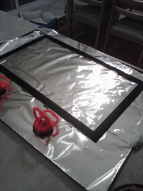 Suction cups to open it up!, click to load a larger version