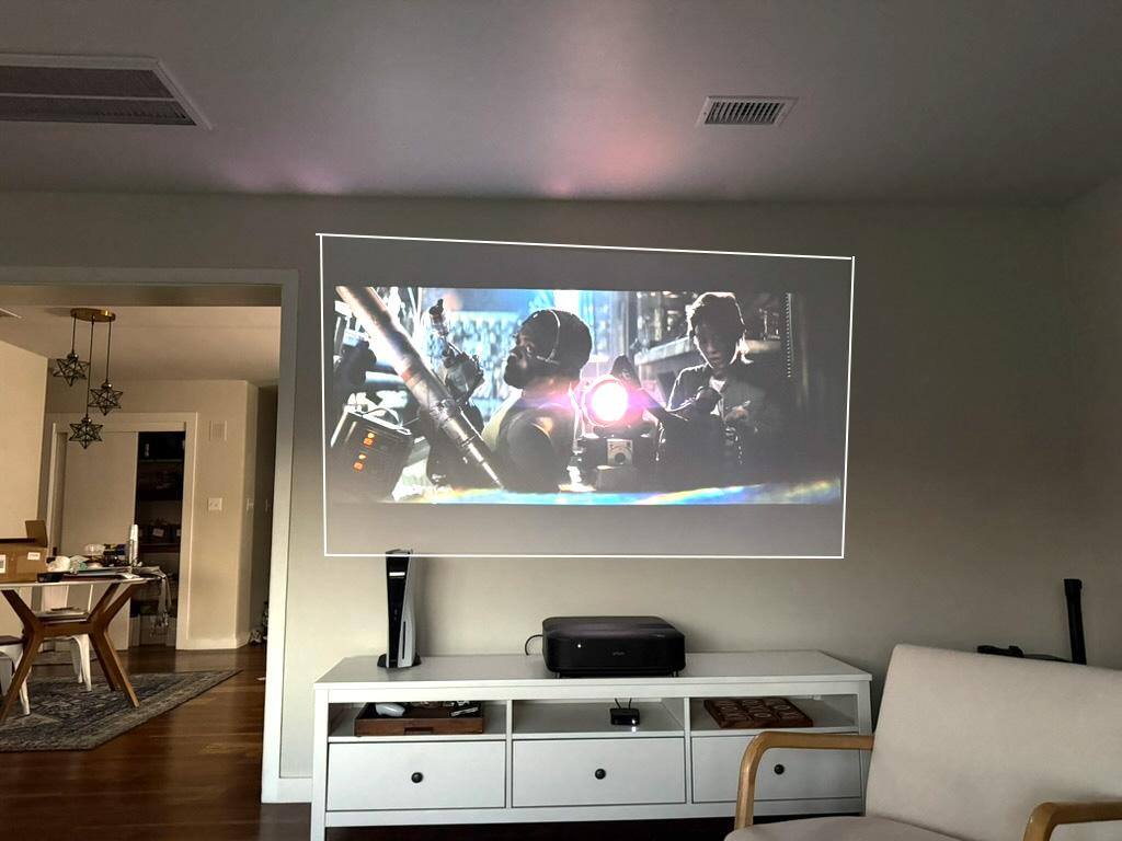 Lines added to show image within trapezoidal projection, click to load a larger version