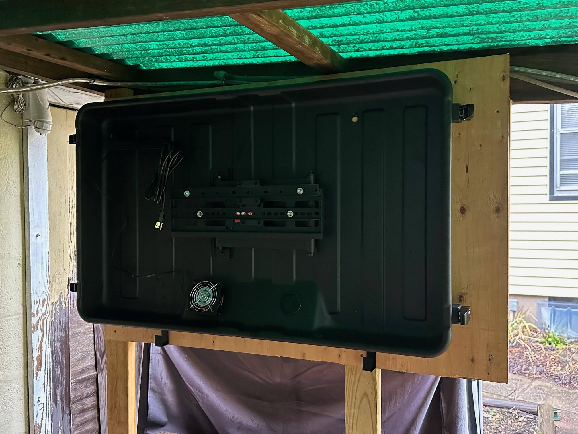 Installed without TV - No Cover, click to load a larger version