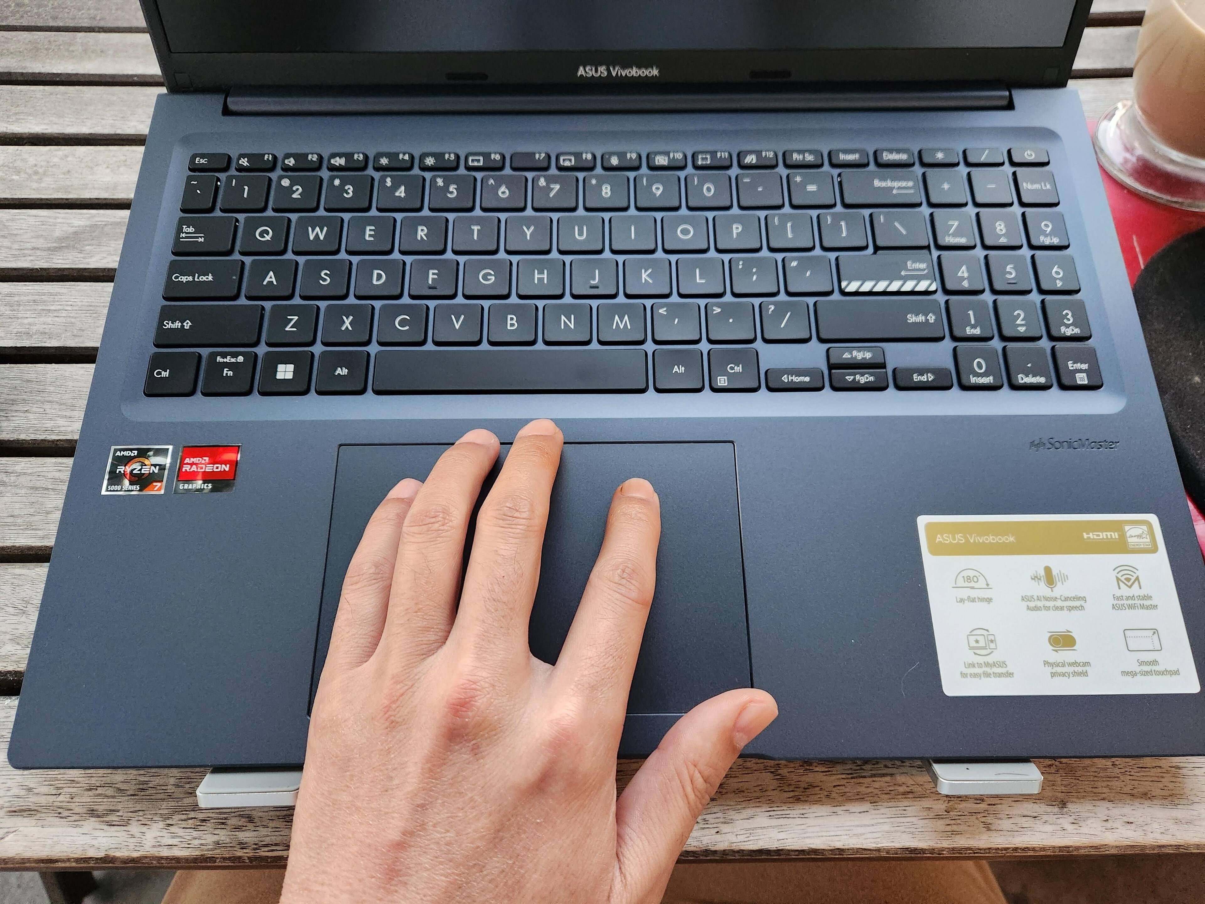 ASUS Vivobook 16