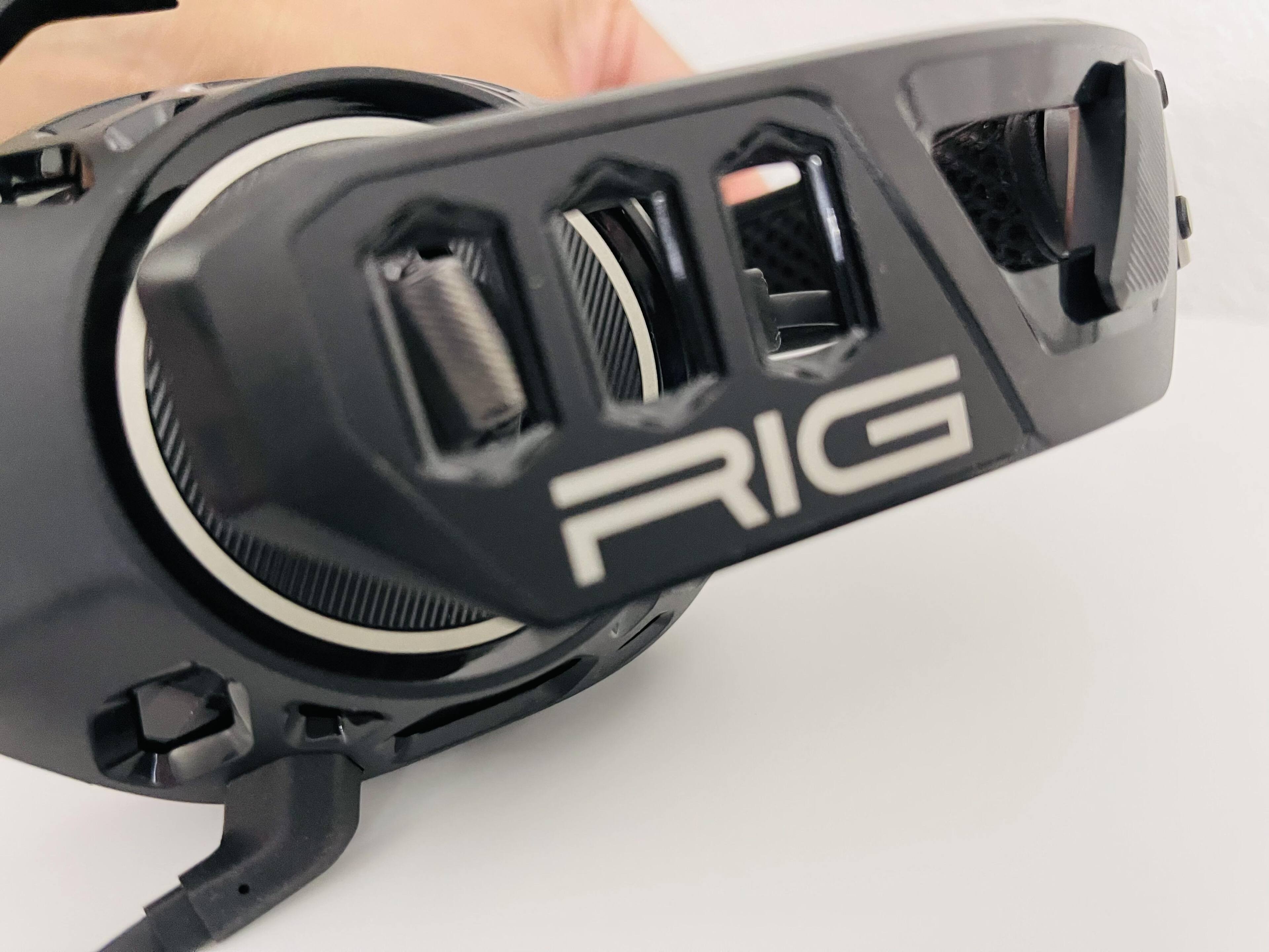 Ear Cup Crevice, click to load a larger version