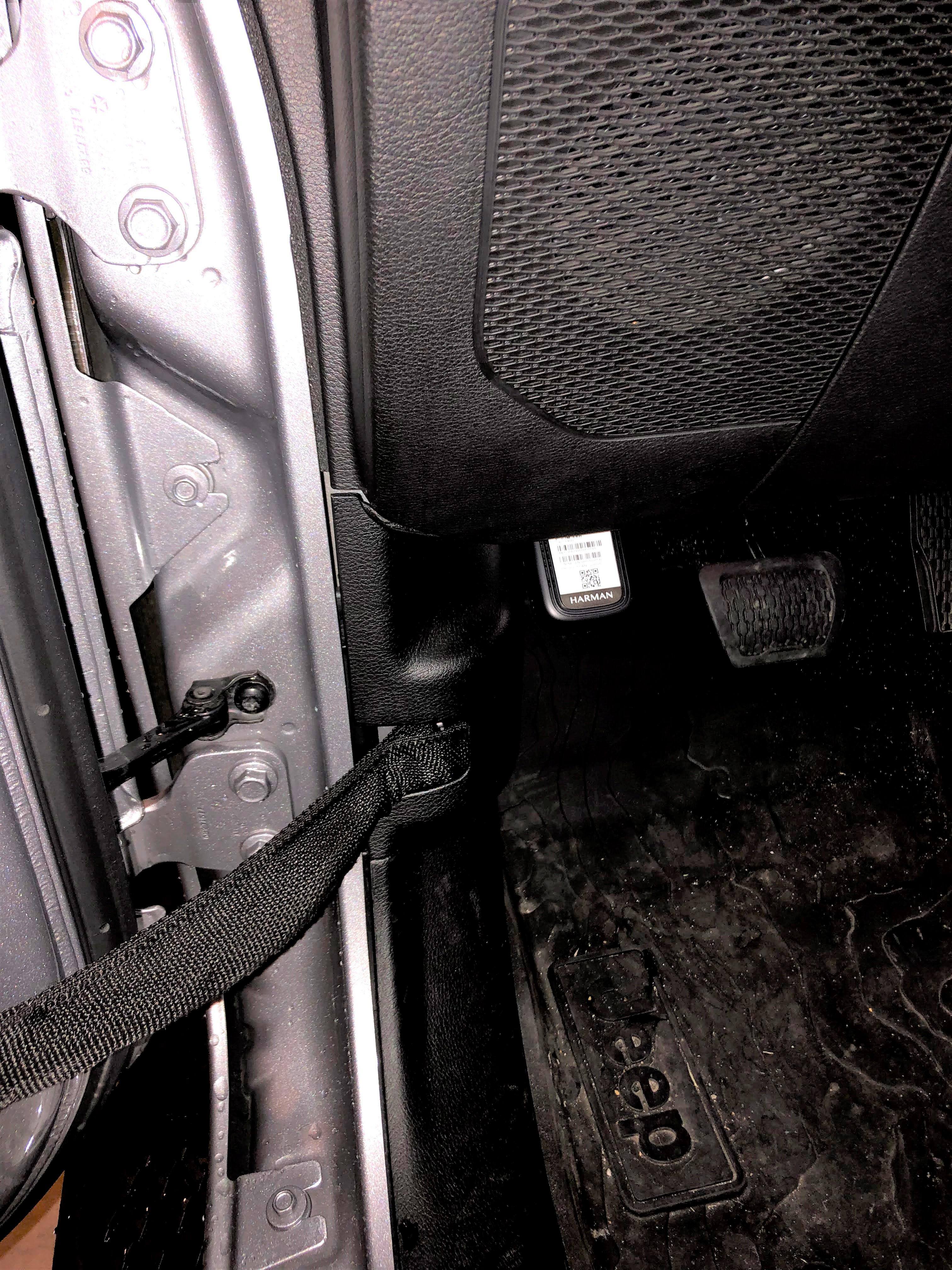 Installed on a 2020 Jeep Gladiator Sport., click to load a larger version