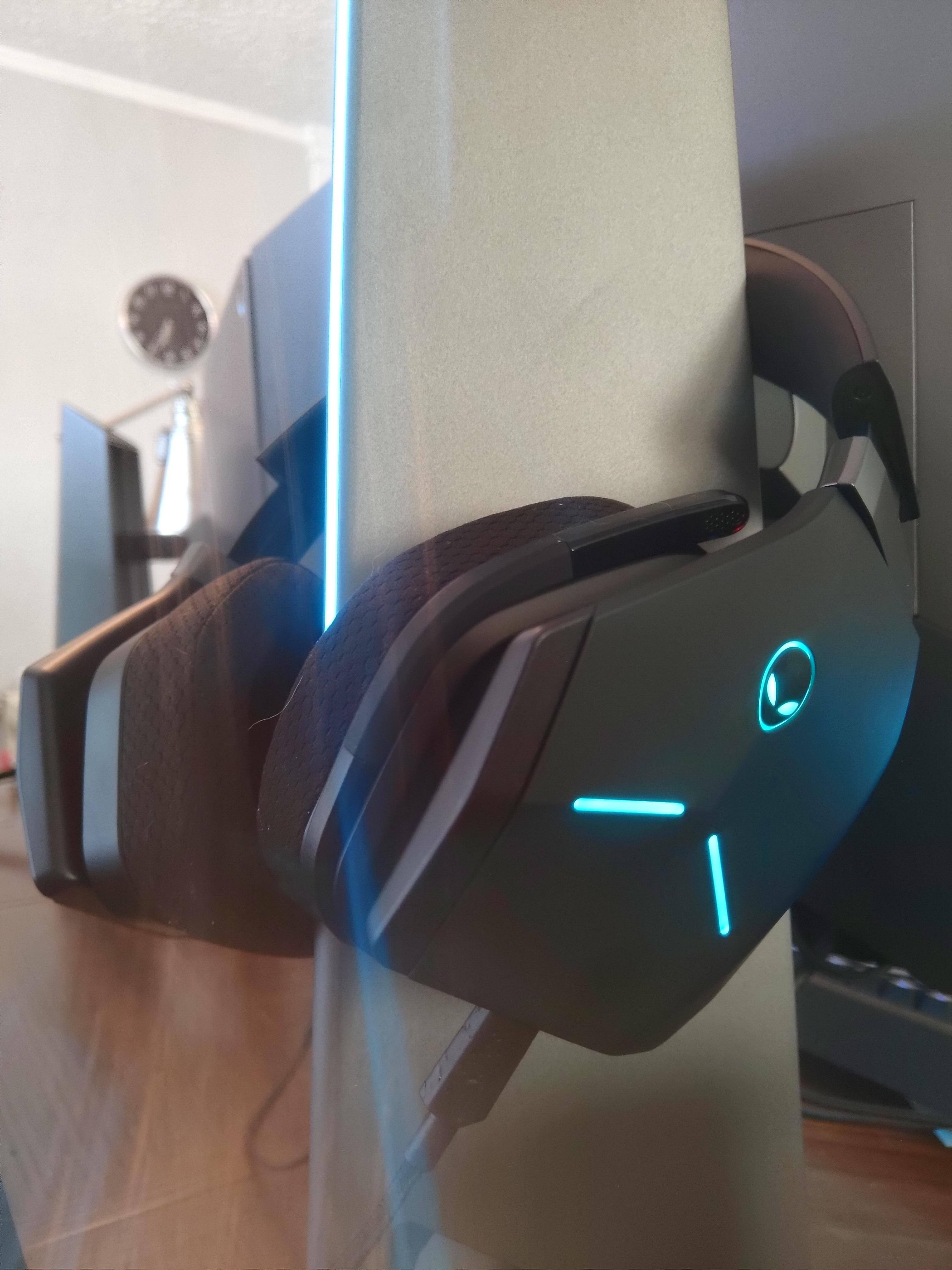 Charging (powered on), click to load a larger version