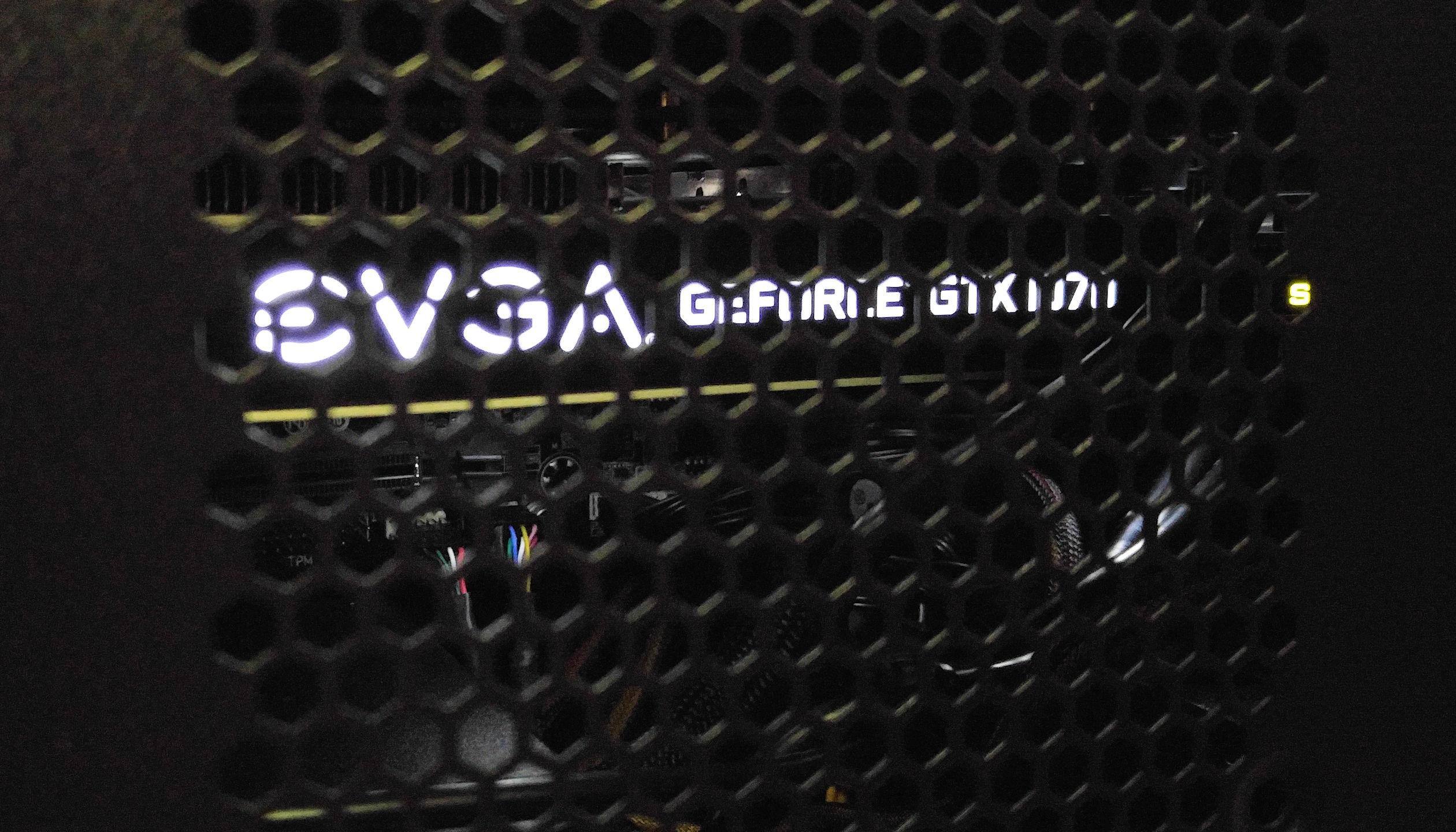 EVGA GeForce GTX 1070 SC, click to load a larger version