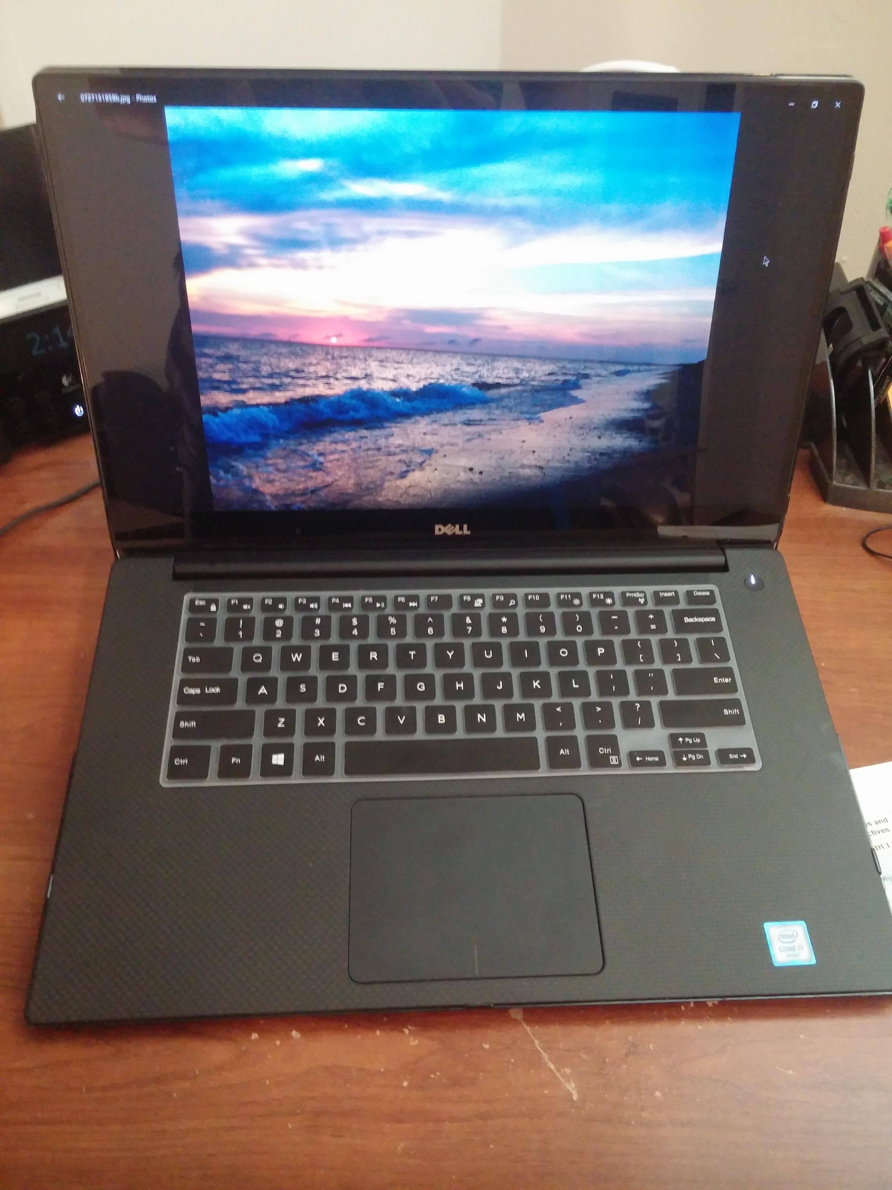 Great looking laptop - the bezel is so thin that the screen almost looks 3D!, click to load a larger version