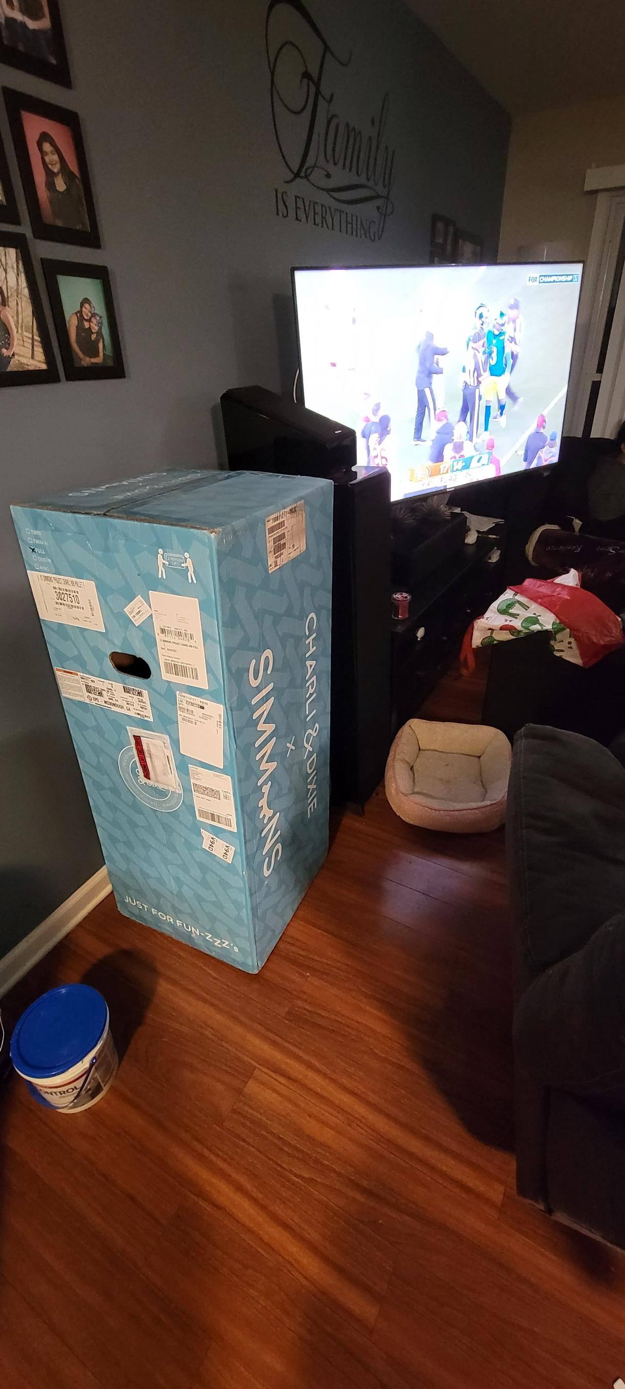 How it comes in box., click to load a larger version