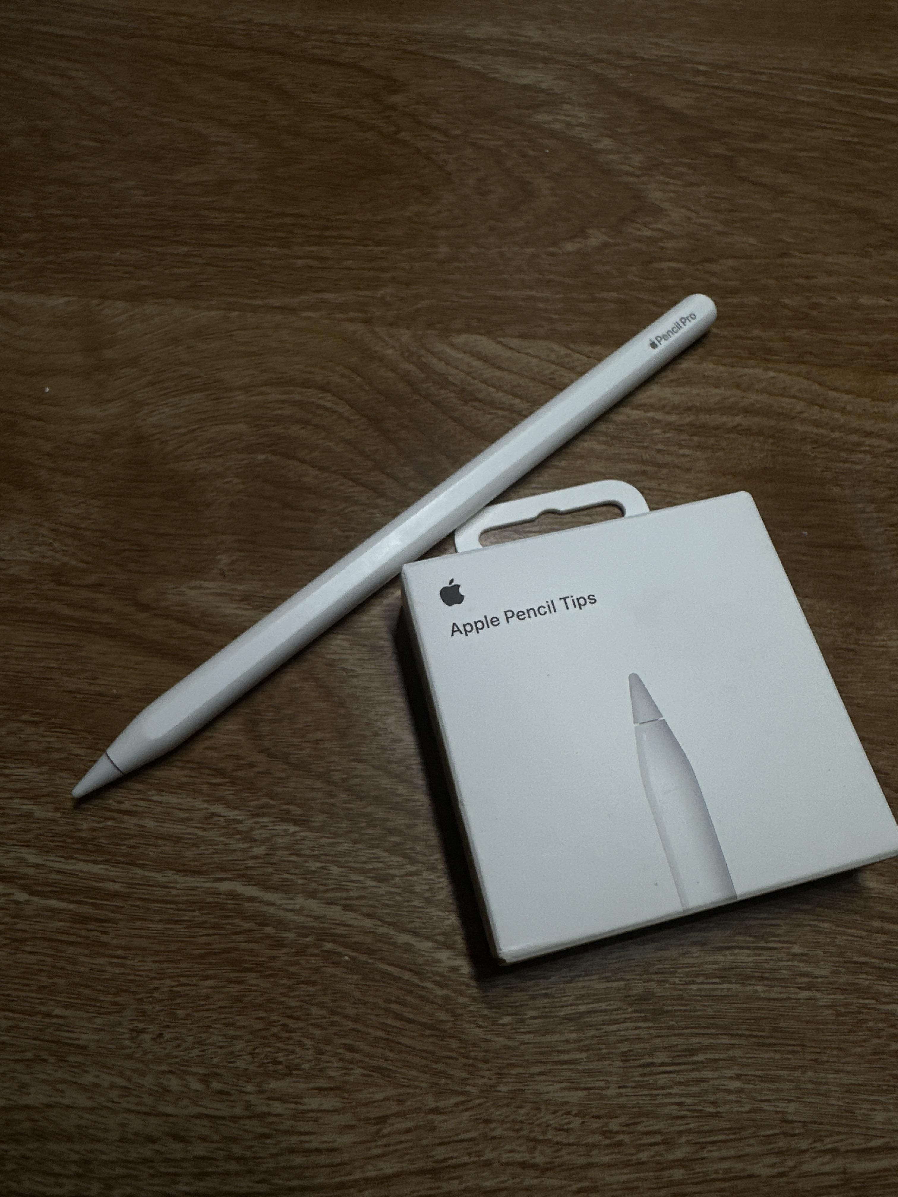 Apple Pencil Tips 4 pack White MX763AM/A / MLUN2AM/A - Open Box