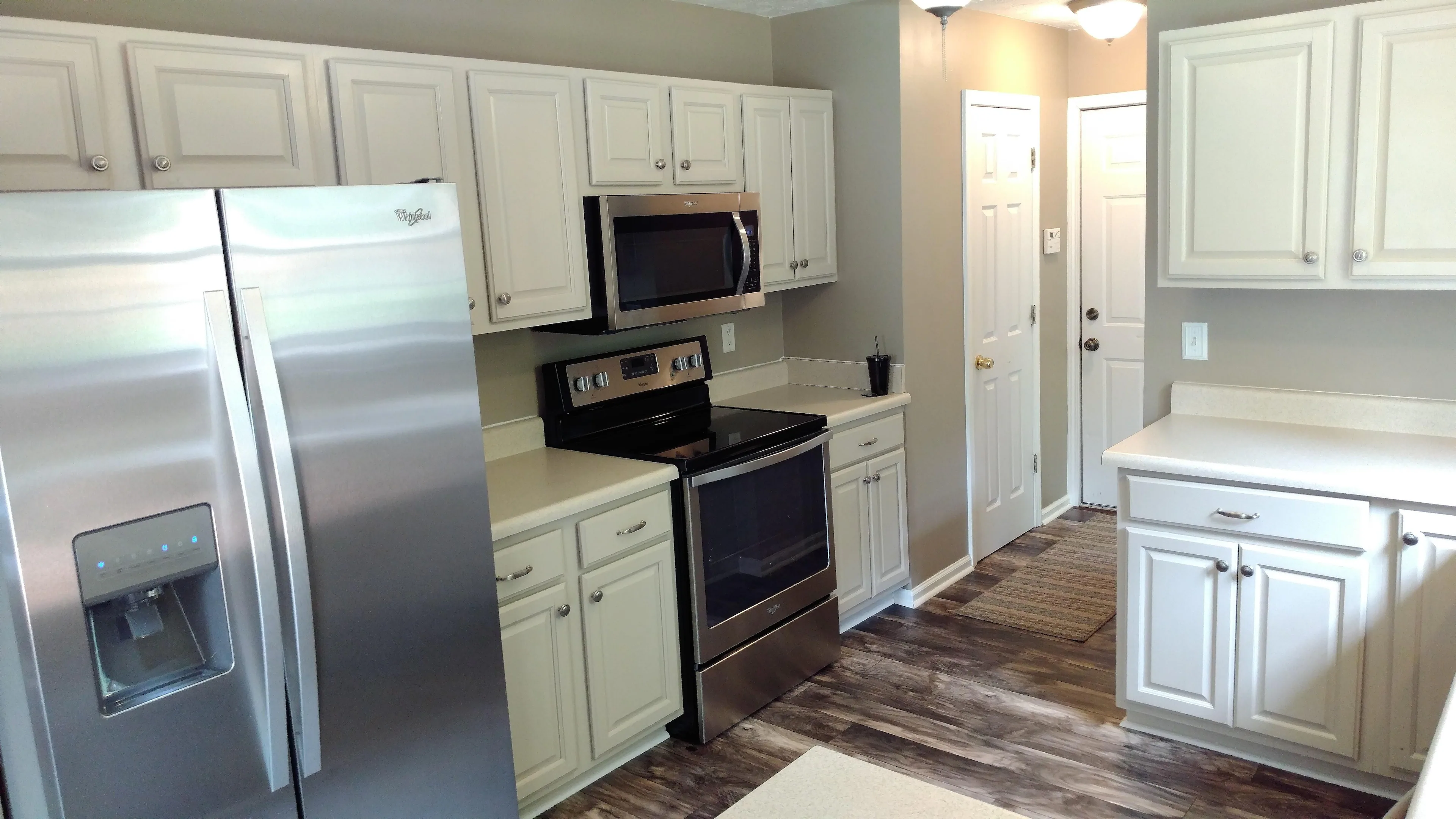 Whirlpool 4 appliance set, click to load a larger version