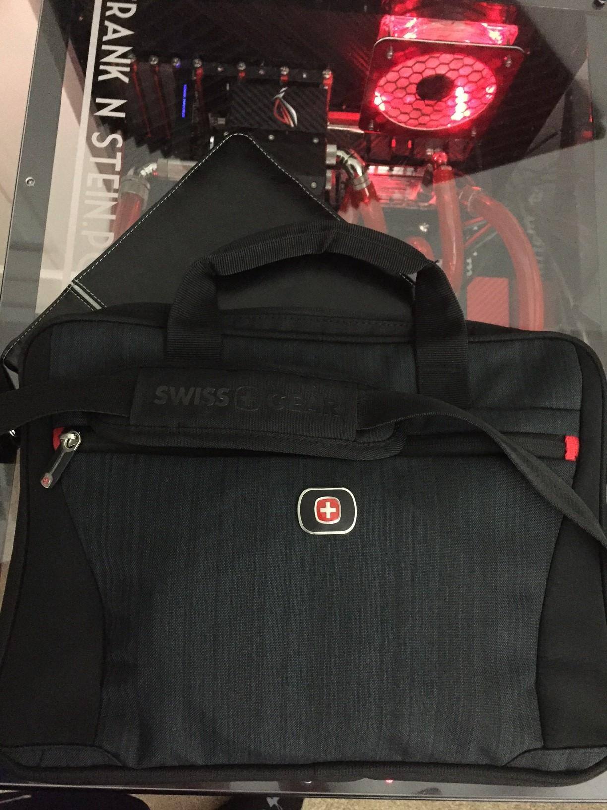 Surface Pro 3 in the bag, click to load a larger version