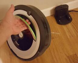 iRobot Roomba 690 App Controlled Robot Vacuum Black/Silver iRobot Roomba 690 App Controlled Robot Vacuum Black/Silver