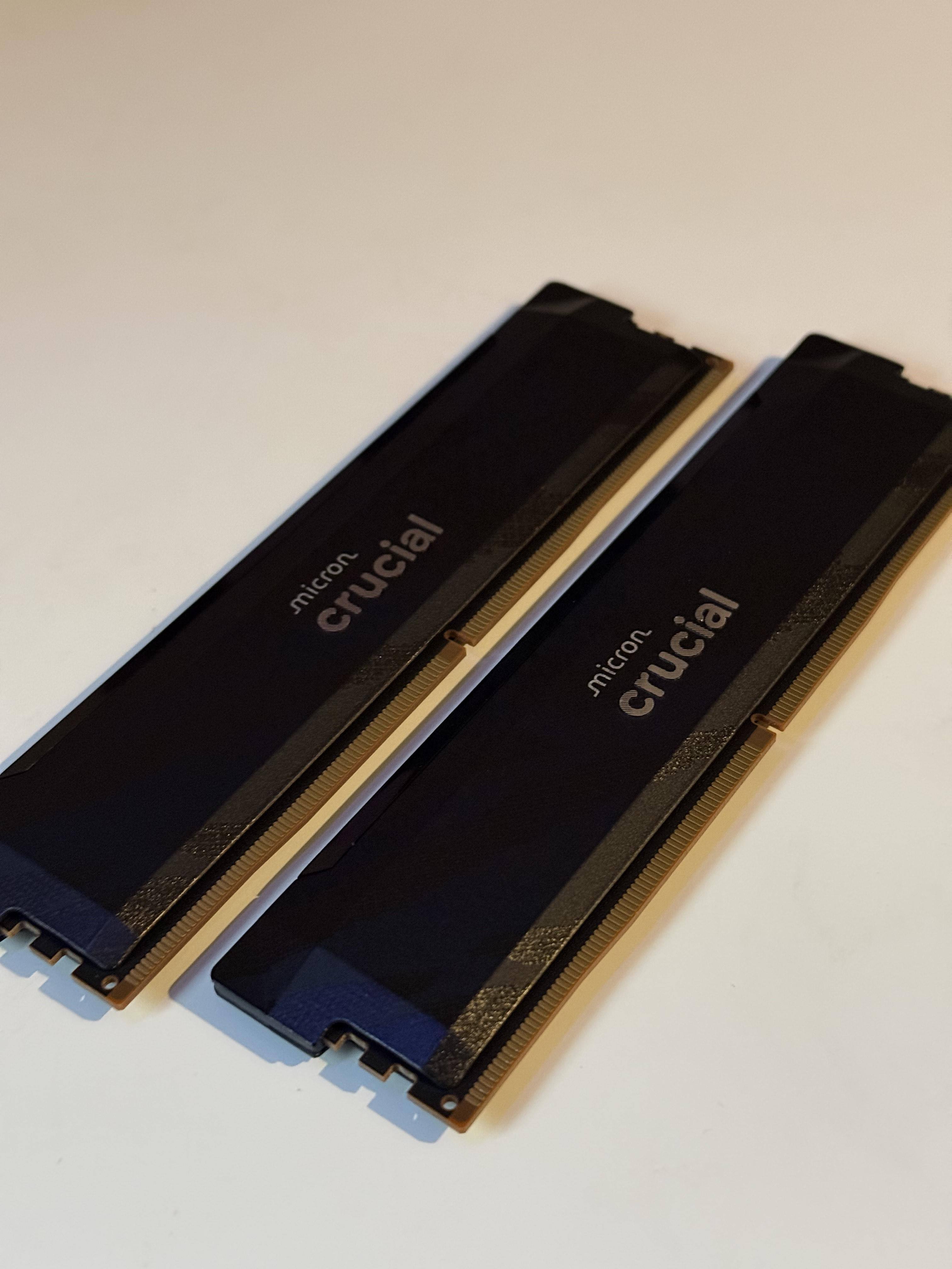 Crucial Pro Overclocking 32GB (2x16GB) DDR5 6400MHz C32 UDIMM