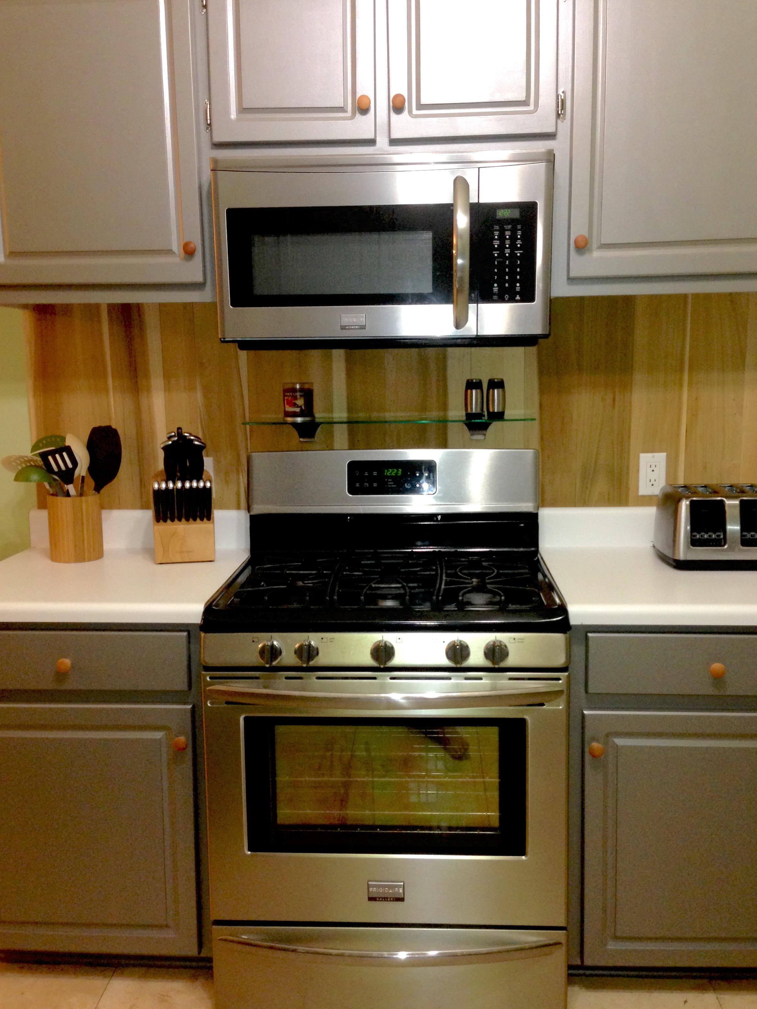 Stove and mircrowave, click to load a larger version