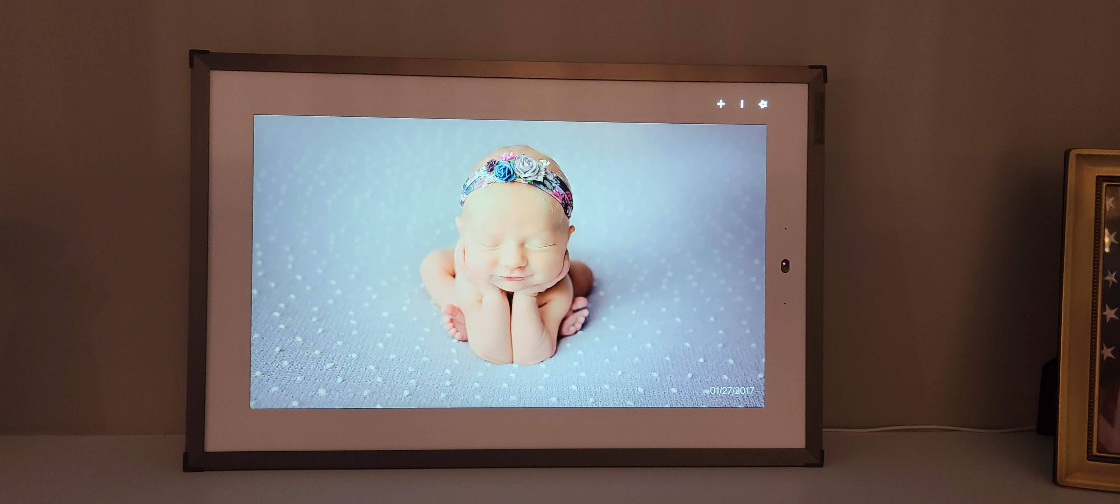 Lenovo Smart Frame, click to load a larger version