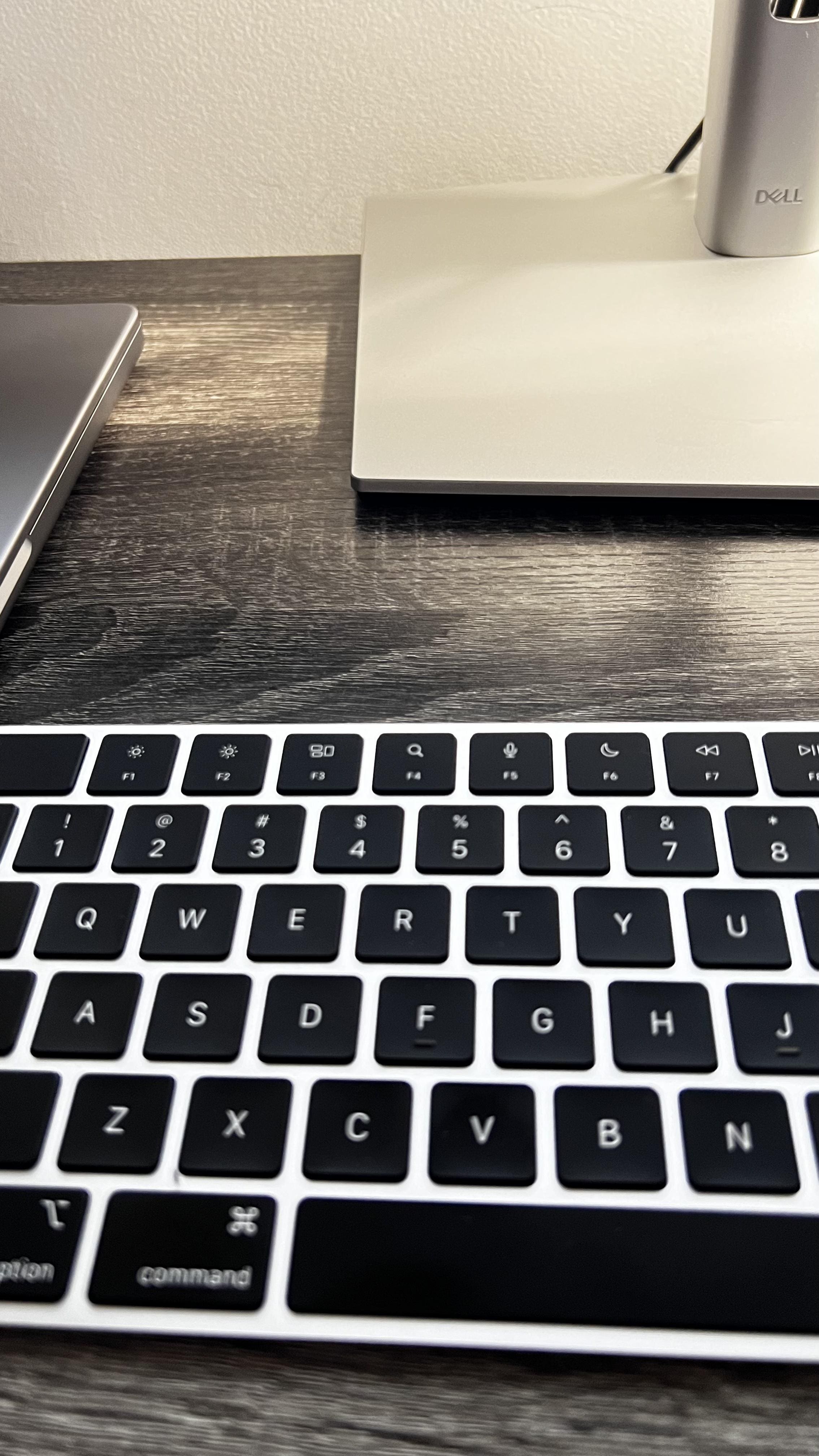 Apple - (新品同様) Magic Keyboard (US配列) MMMR3LL/A Magic Keyboard with Touch ID and Numeric Keypad for Mac