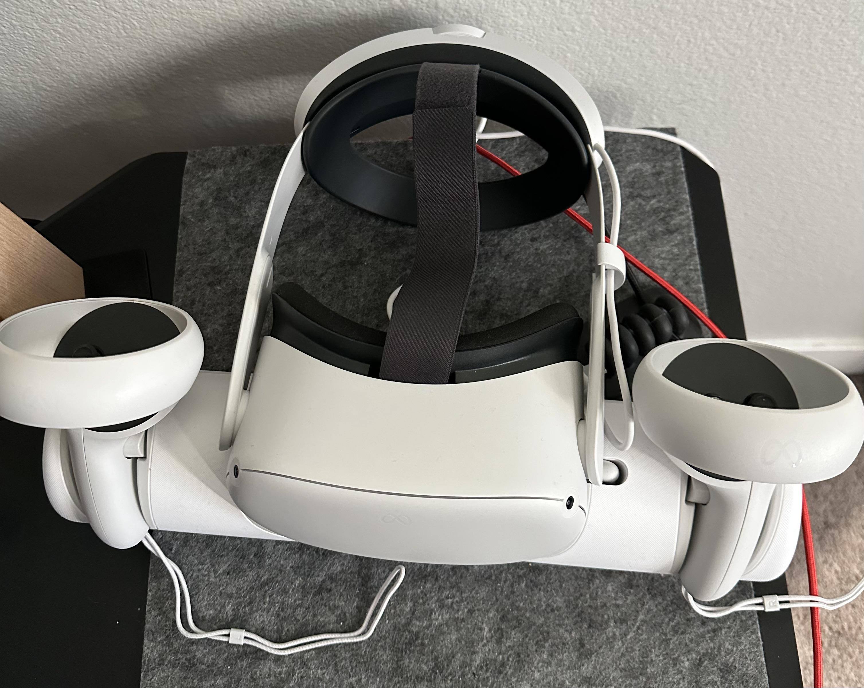 Anker Charging Dock with Rechargeable Batteries for Meta Quest 2