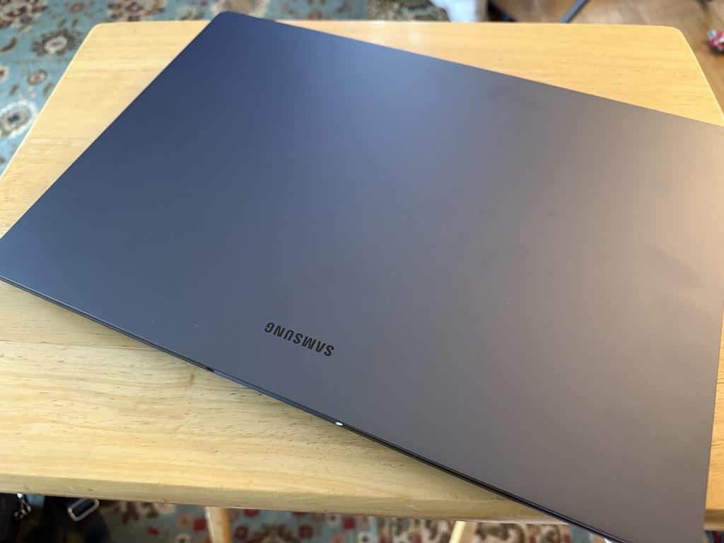 Samsung Galaxy Book6 Copilot+ PC 16