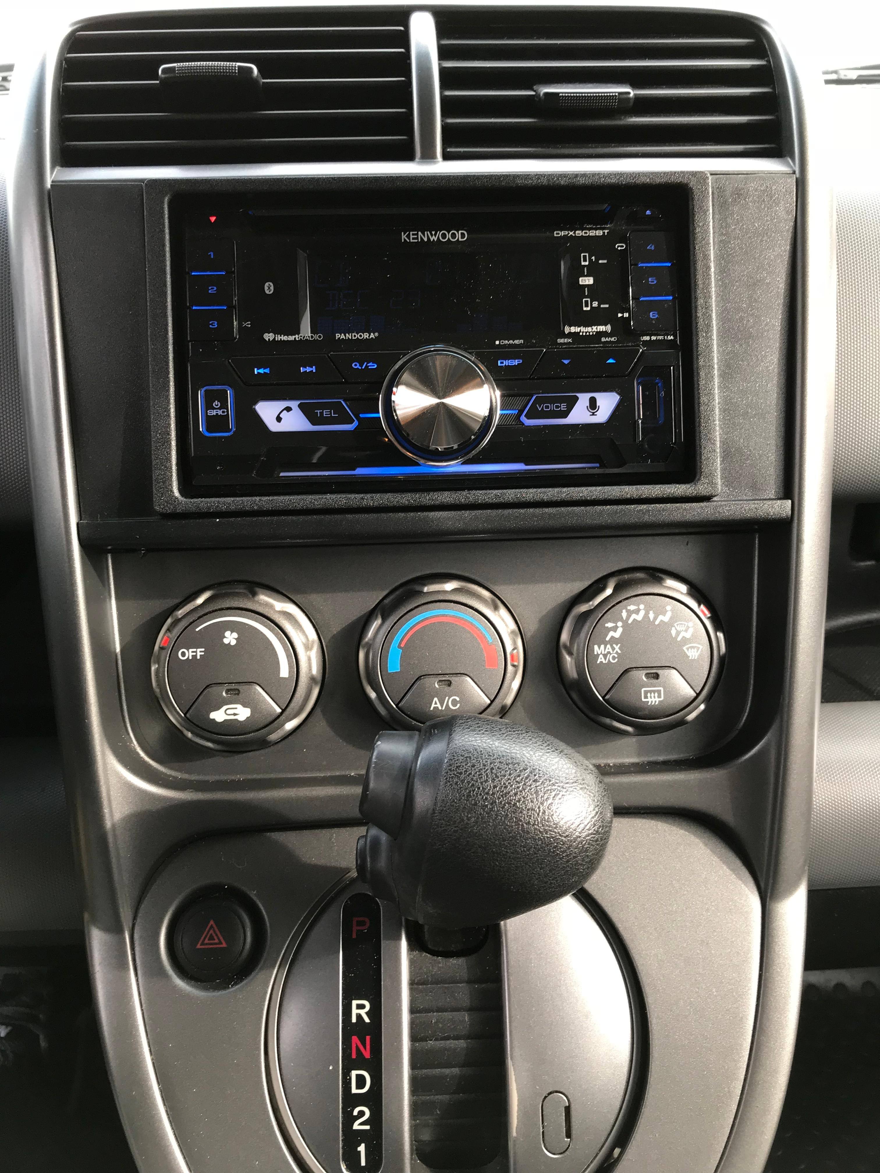 The radio after I installed it in my Honda Element., click to load a larger version
