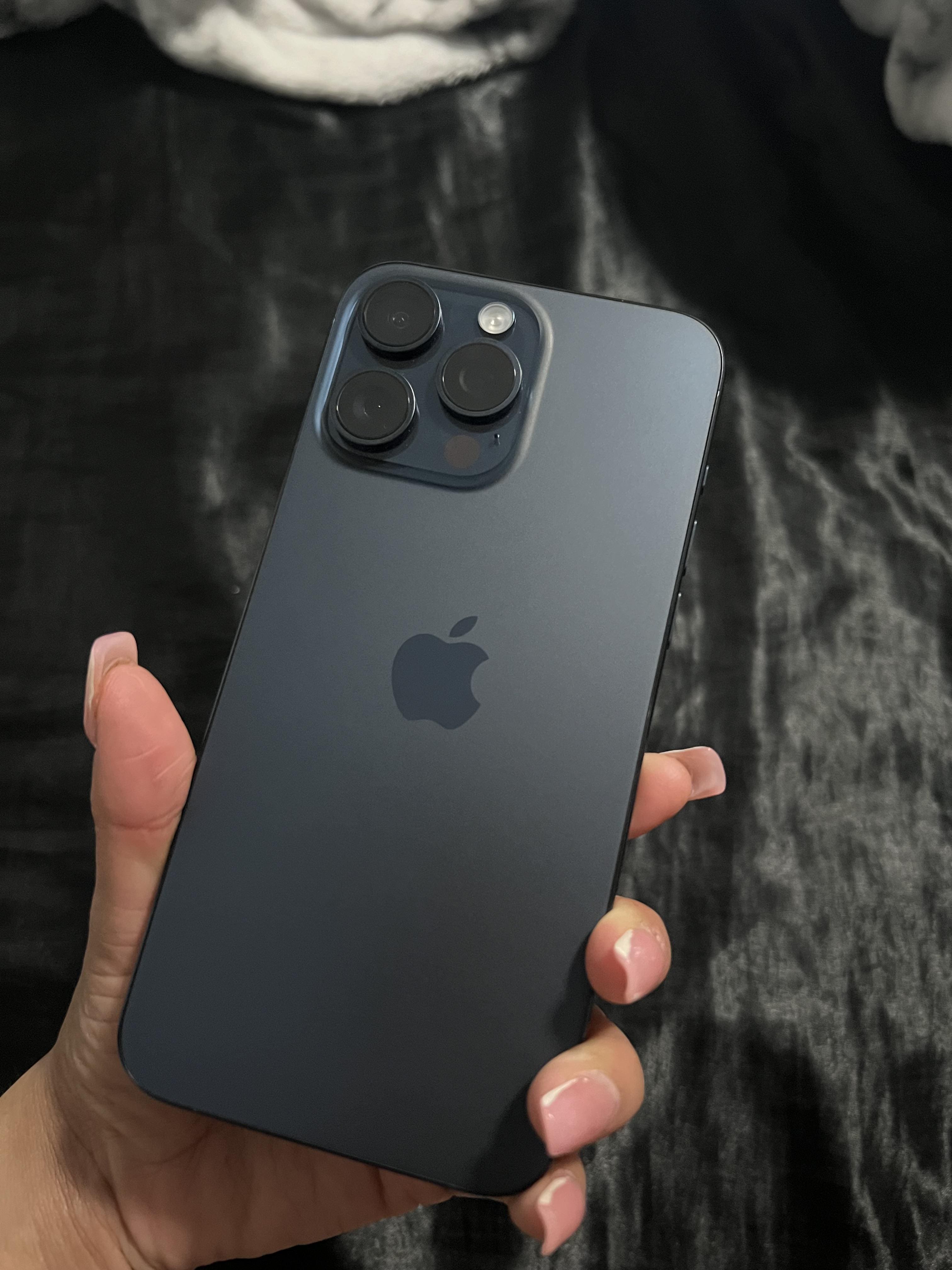 Apple Pre Owned Excellent iPhone 15 Pro Max 5G 256GB Apple