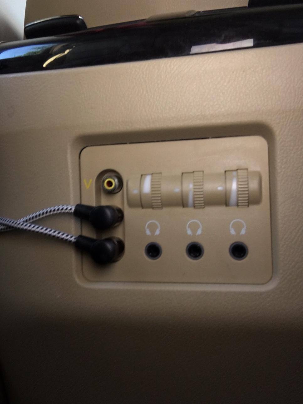 Right angle RCA Cable, click to load a larger version