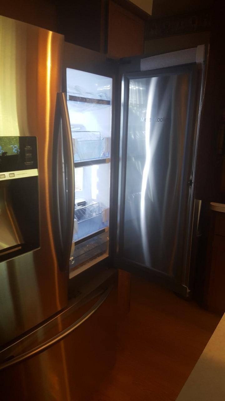 showcase door, click to load a larger version