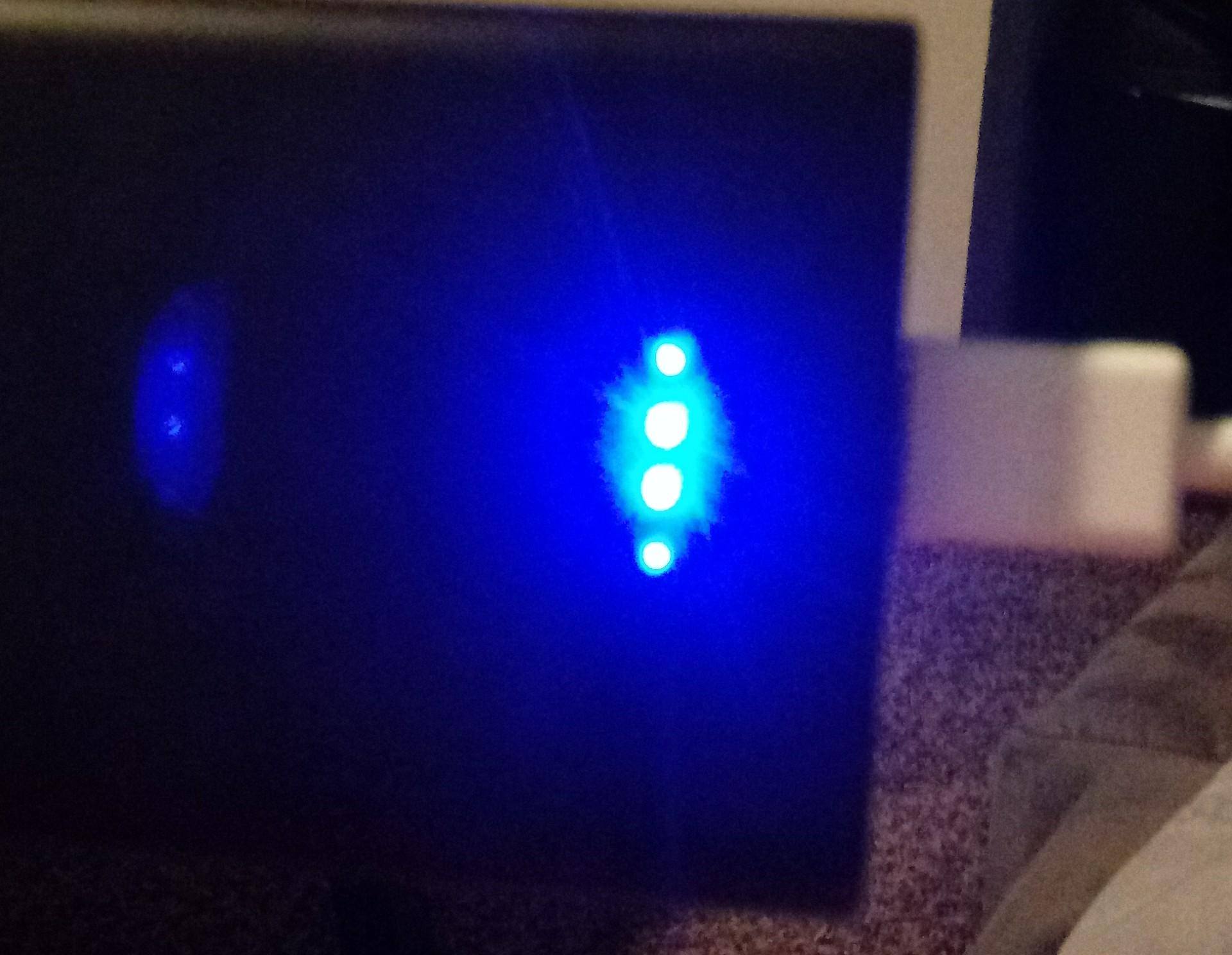 charge indicators face-on, click to load a larger version