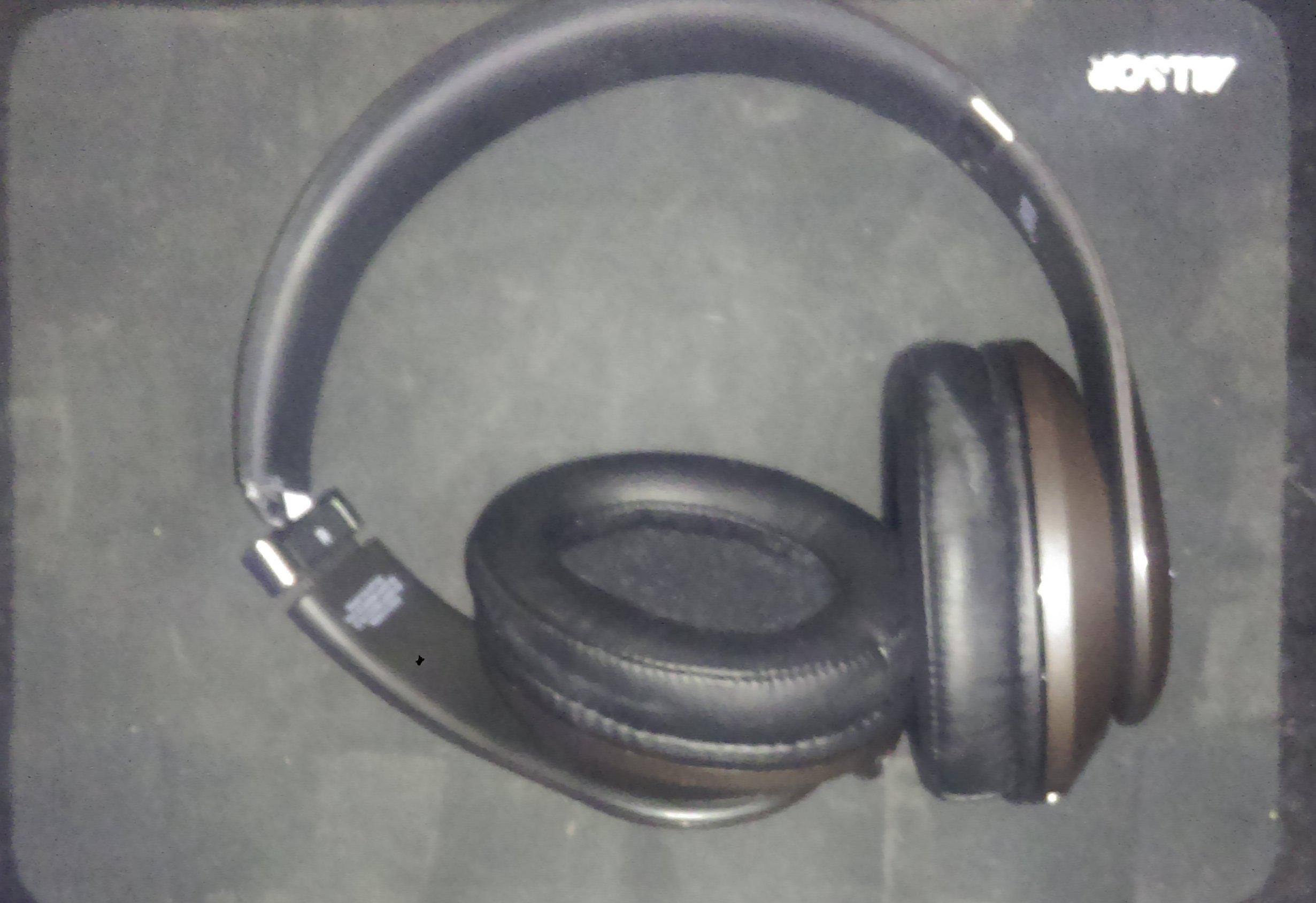 Cheap plastic, click to load a larger version