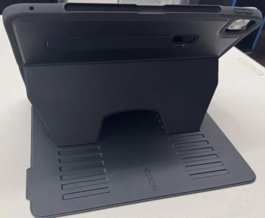 Apple Smart Folio for iPad Pro 11 inch (M4 and M5) Black MW983ZM/A