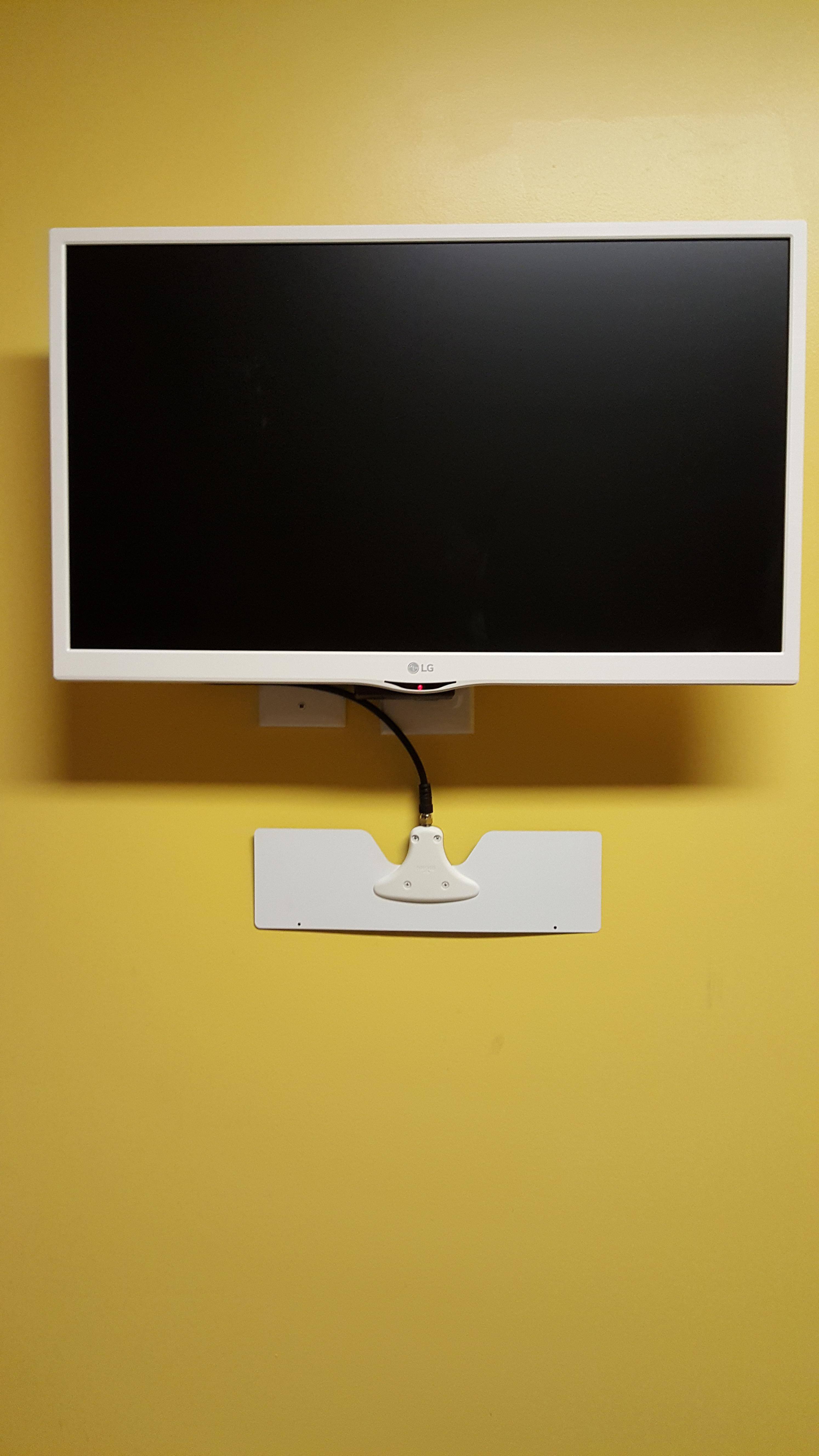 fits just right in my kitchen even with adding an antenna, click to load a larger version