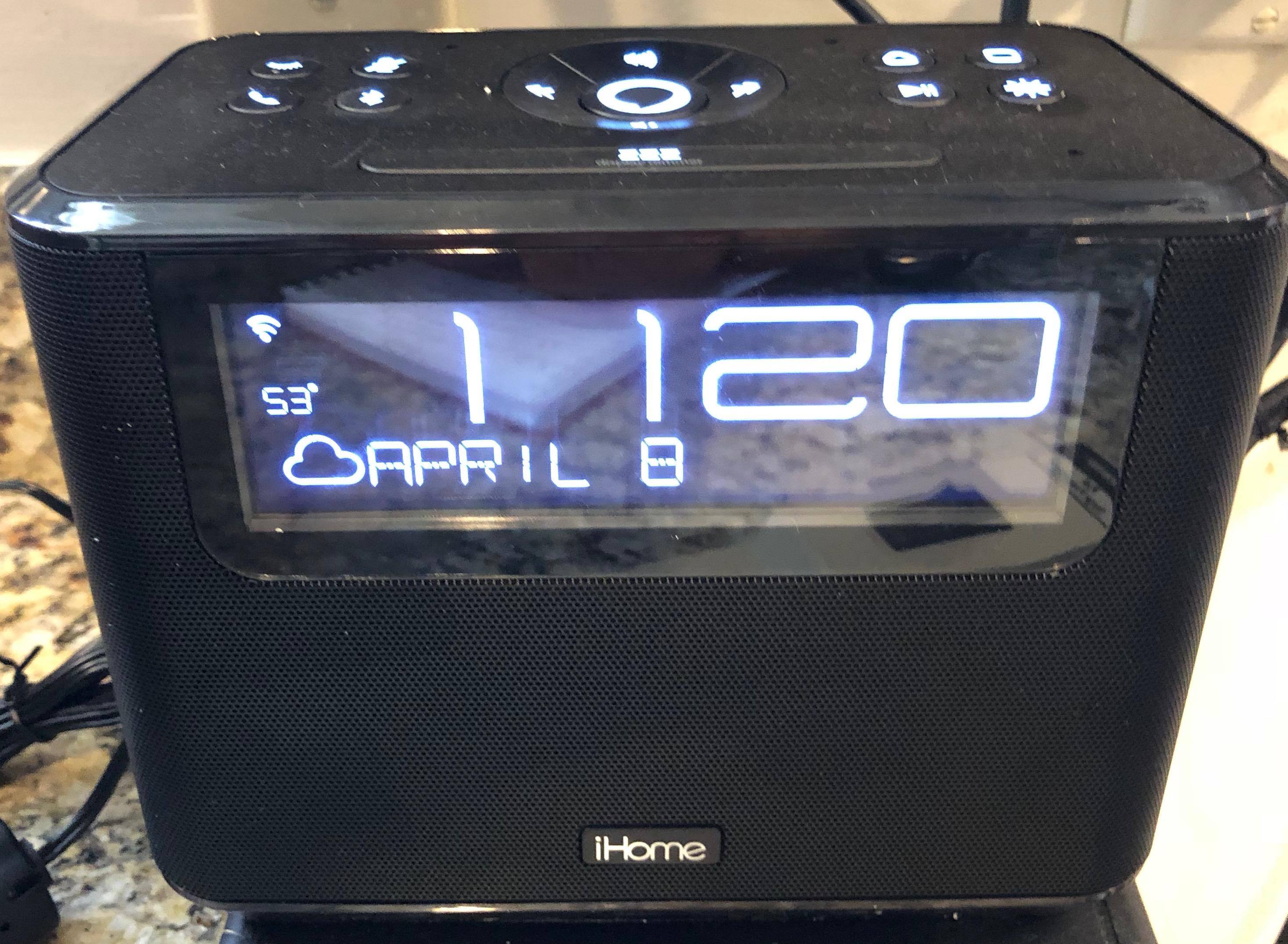 iHome AVS16 Doing its thing in my kitchen..., click to load a larger version
