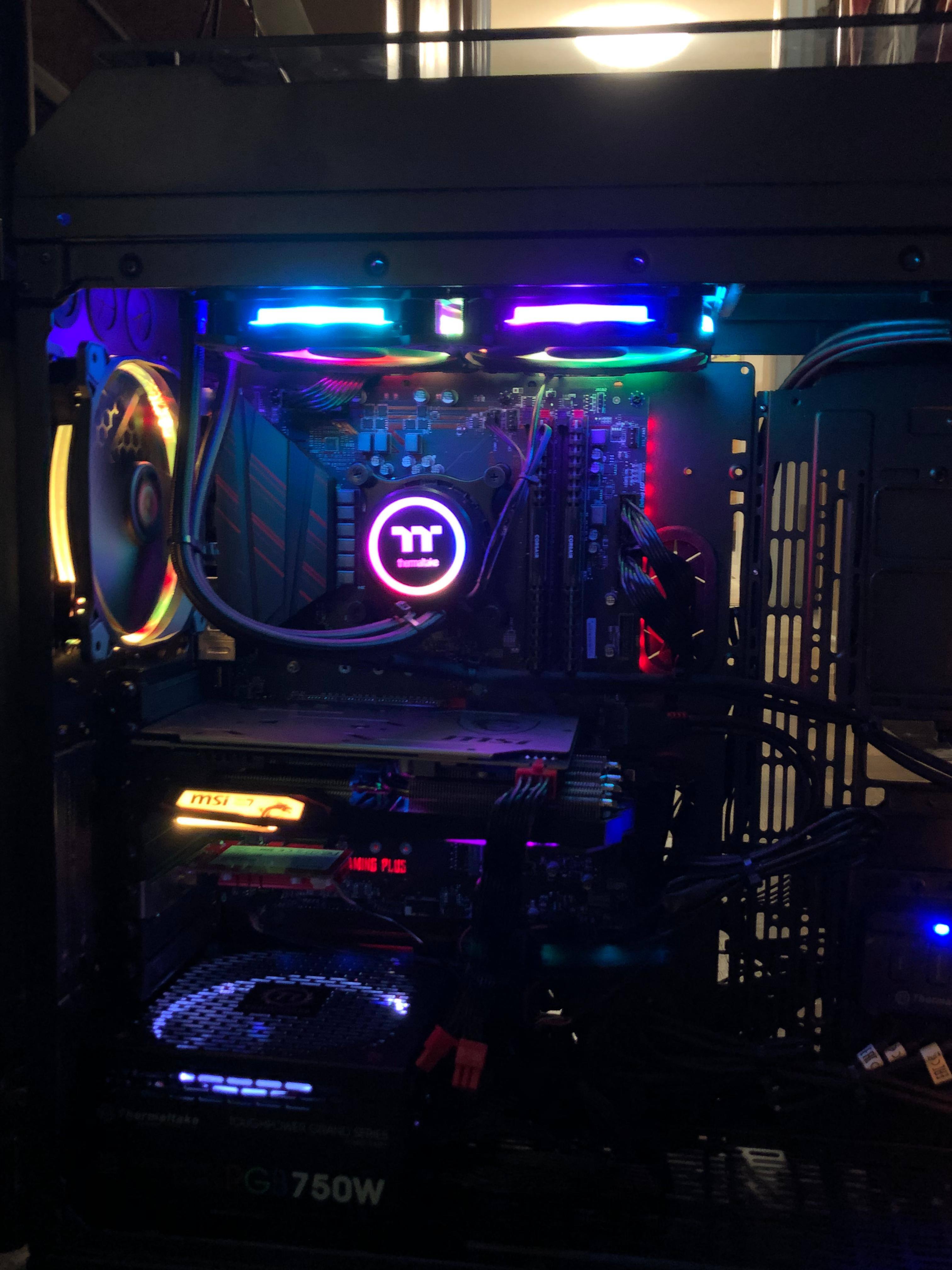 Inside look at the cpu cooler doing it's thing, click to load a larger version