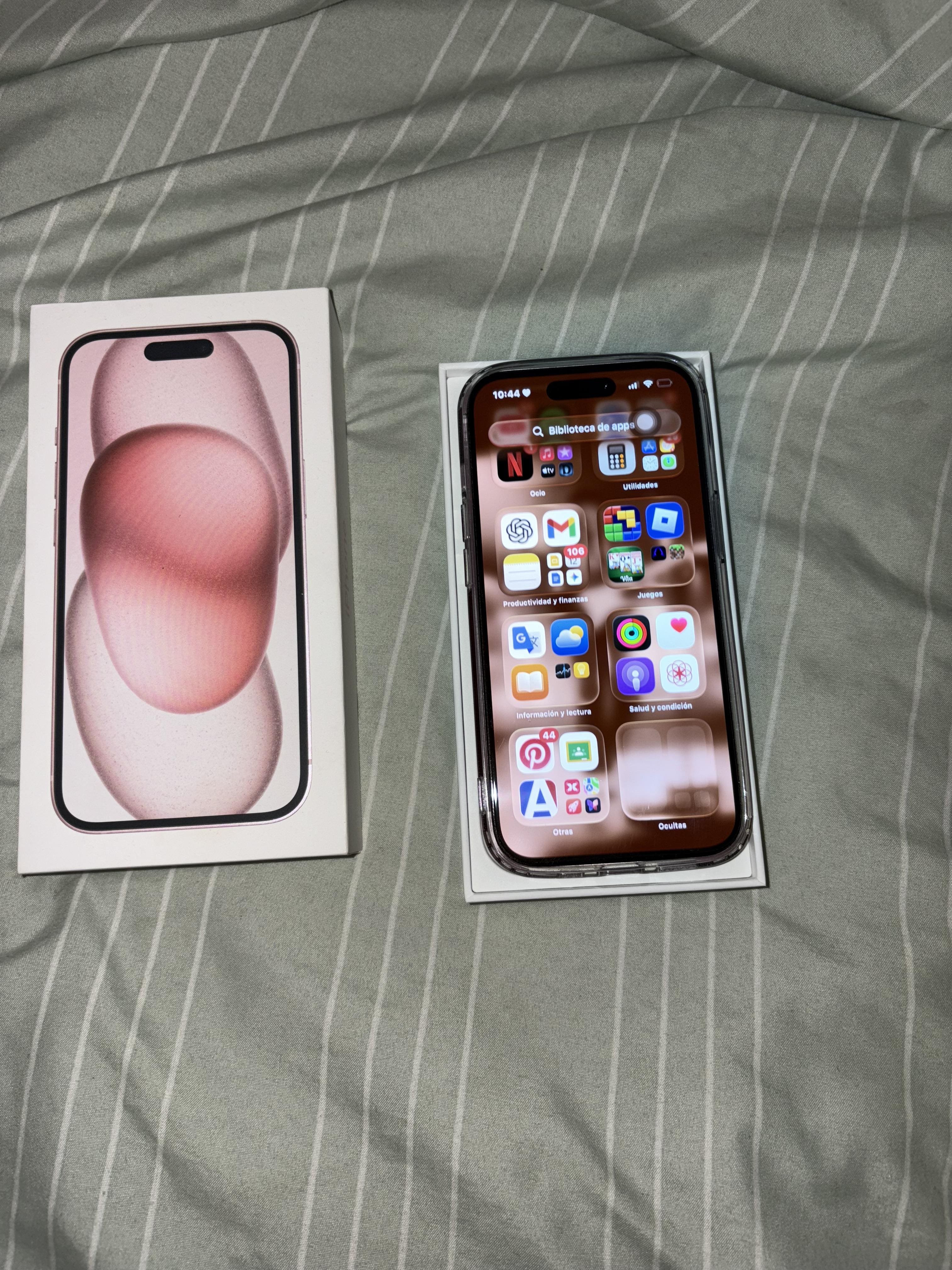 Apple iPhone 15 256GB (Unlocked) Yellow MTPR3LL/A - Best Buy