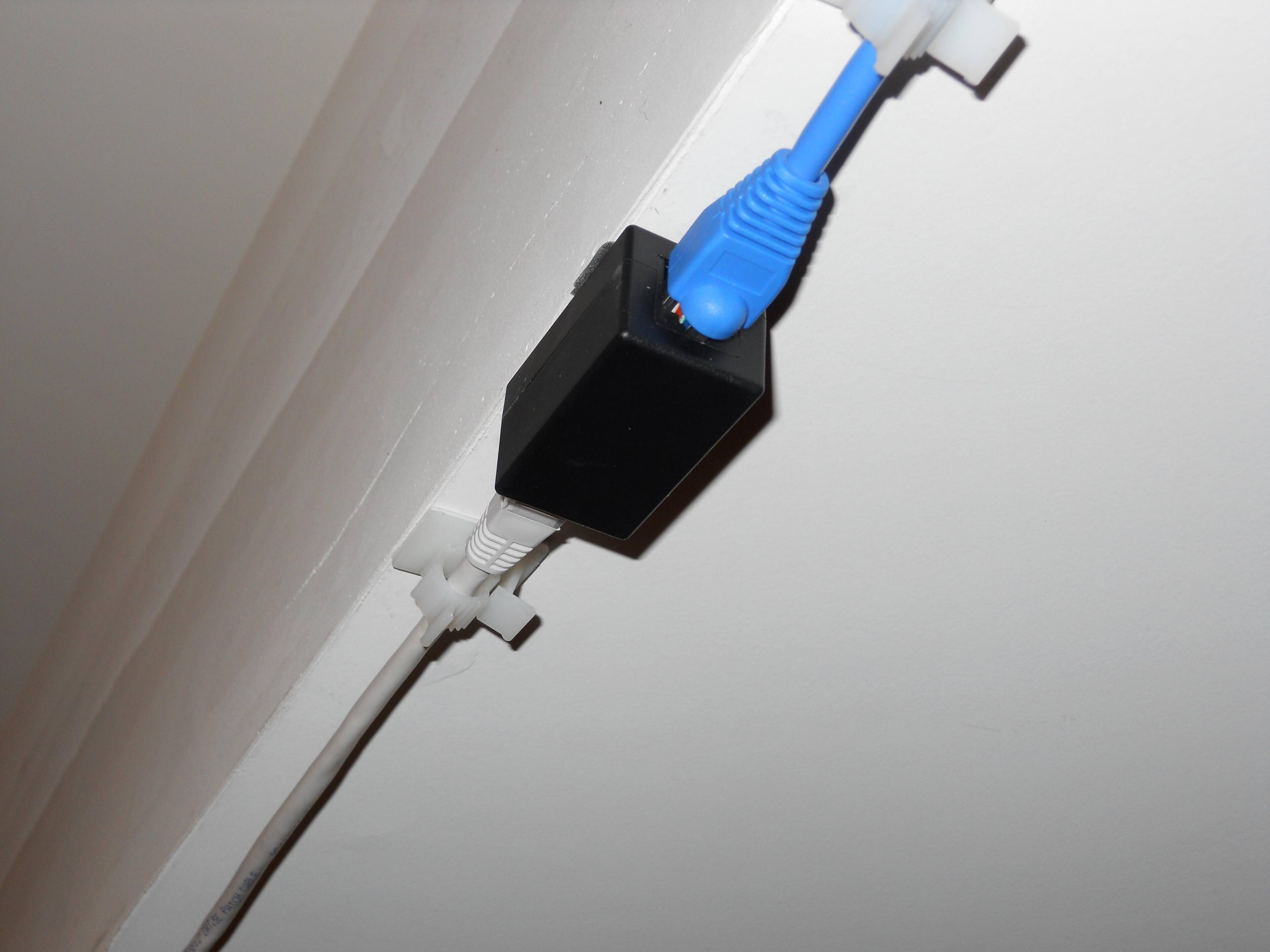 Cat-5/5e RJ-45 In-Line Coupler -Angle 1, click to load a larger version