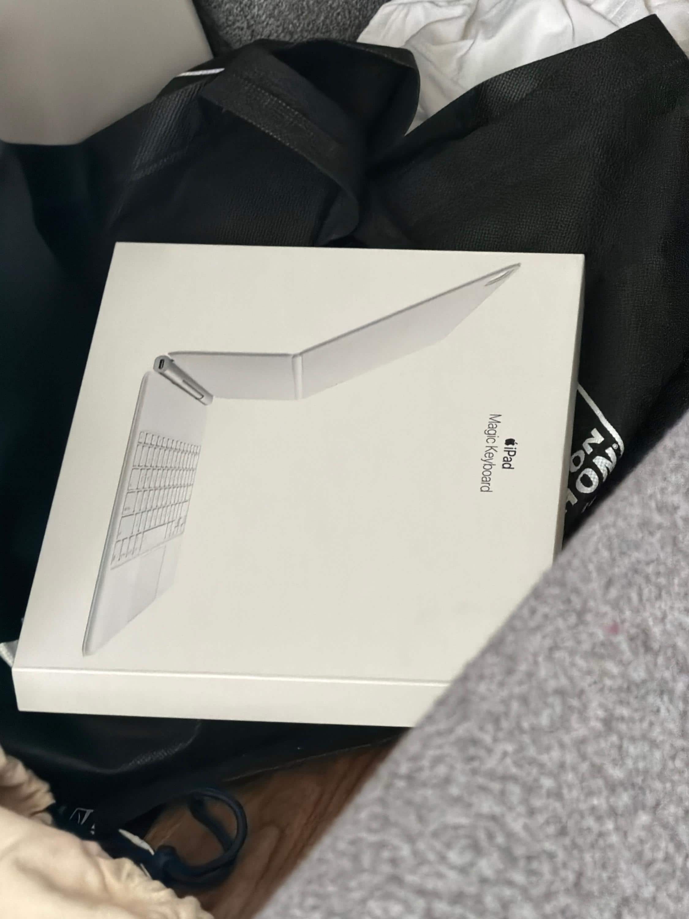 Apple Magic Keyboard for iPad Air 13 inch (M4) White MDFW4LL/A