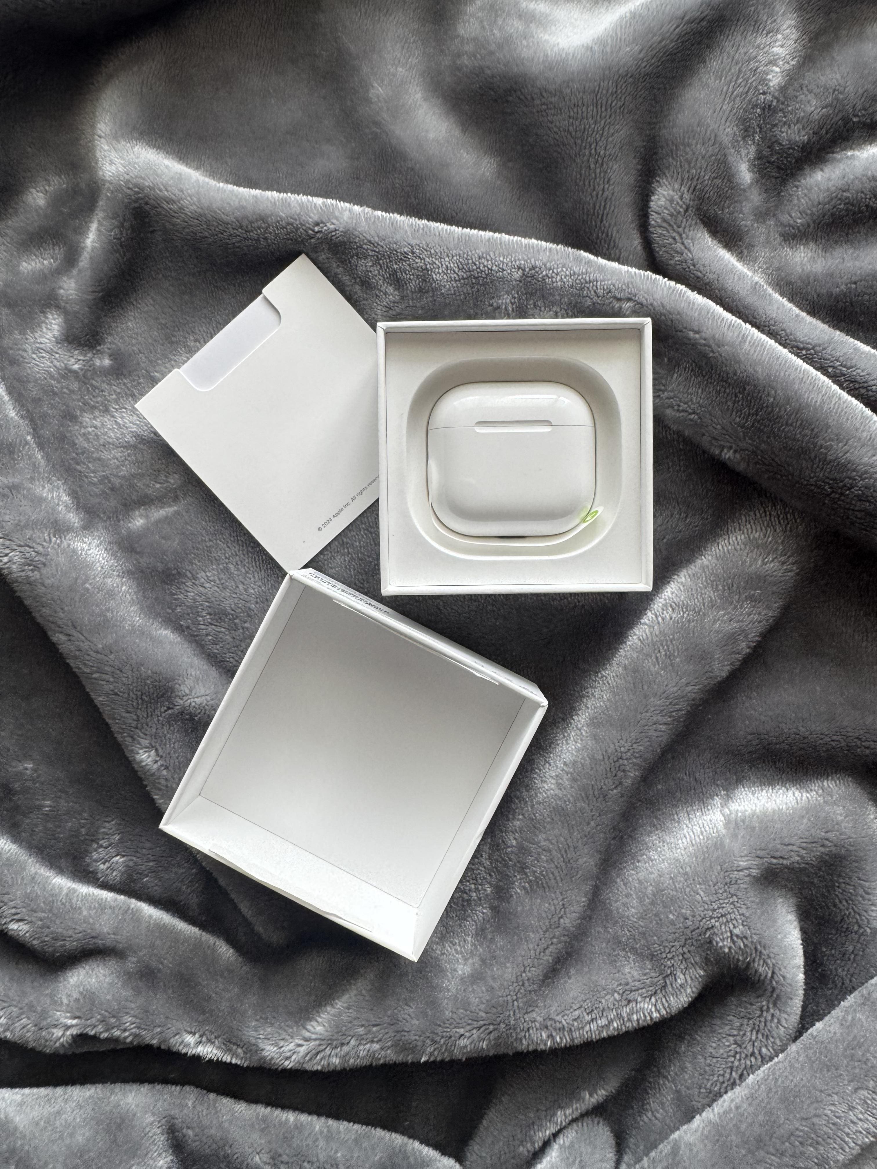 Apple AirPods 4 White MXP63LL/A - Best Buy
