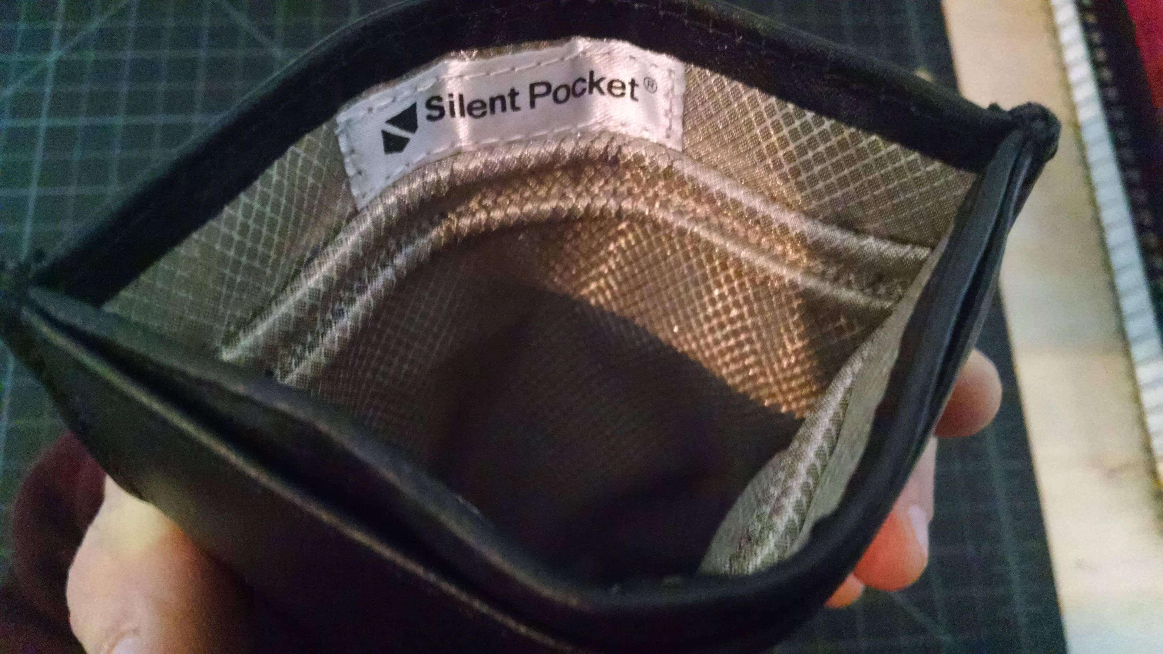 Check out that seal...interesting., click to load a larger version