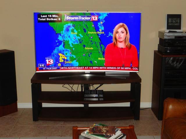 This stand perfectly matches our Samsung 9500 series curves TV., click to load a larger version