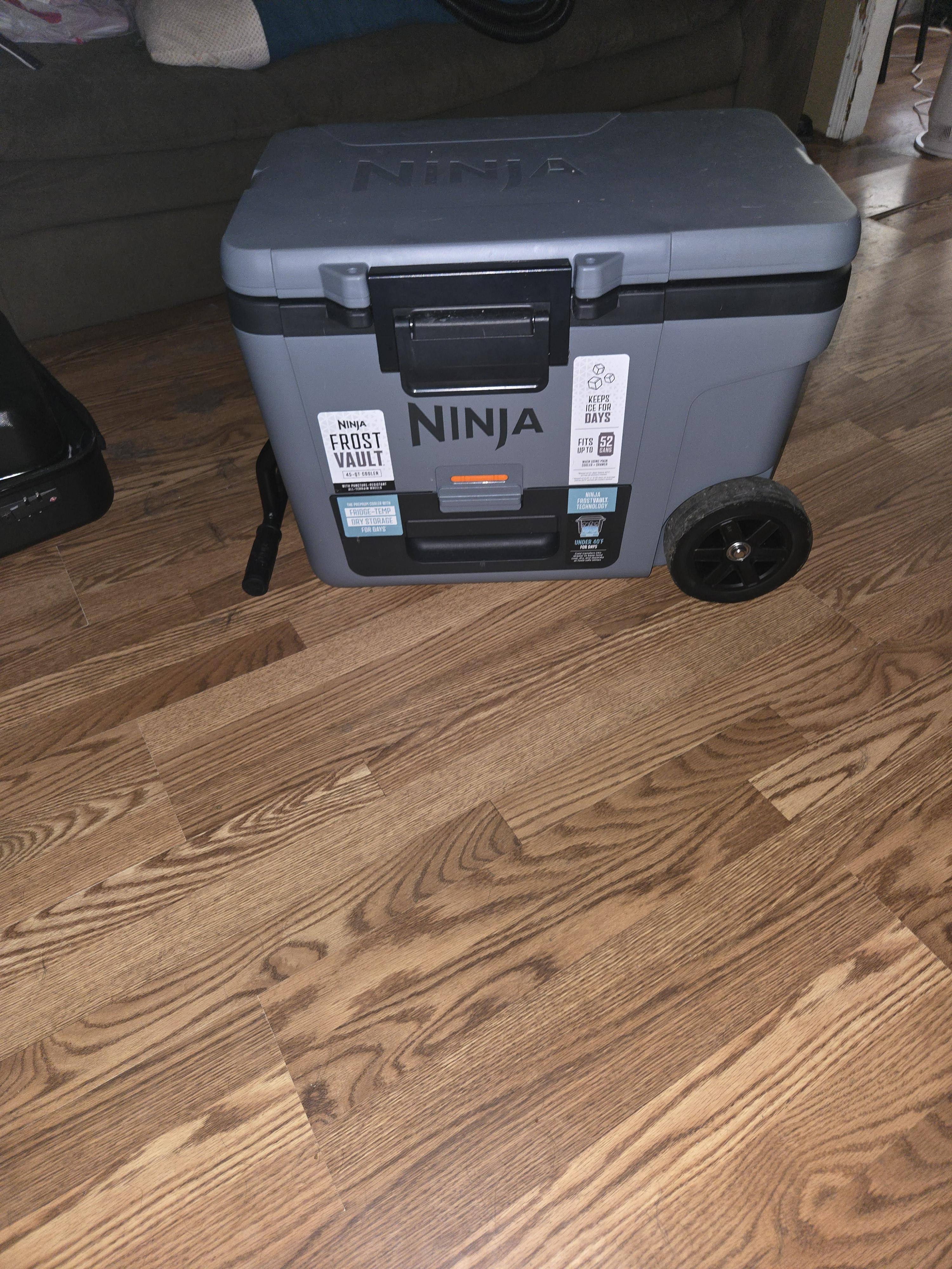 Ninja Vault Cooler Ninjacooler Frostvault 45qt Cooler With Wheels