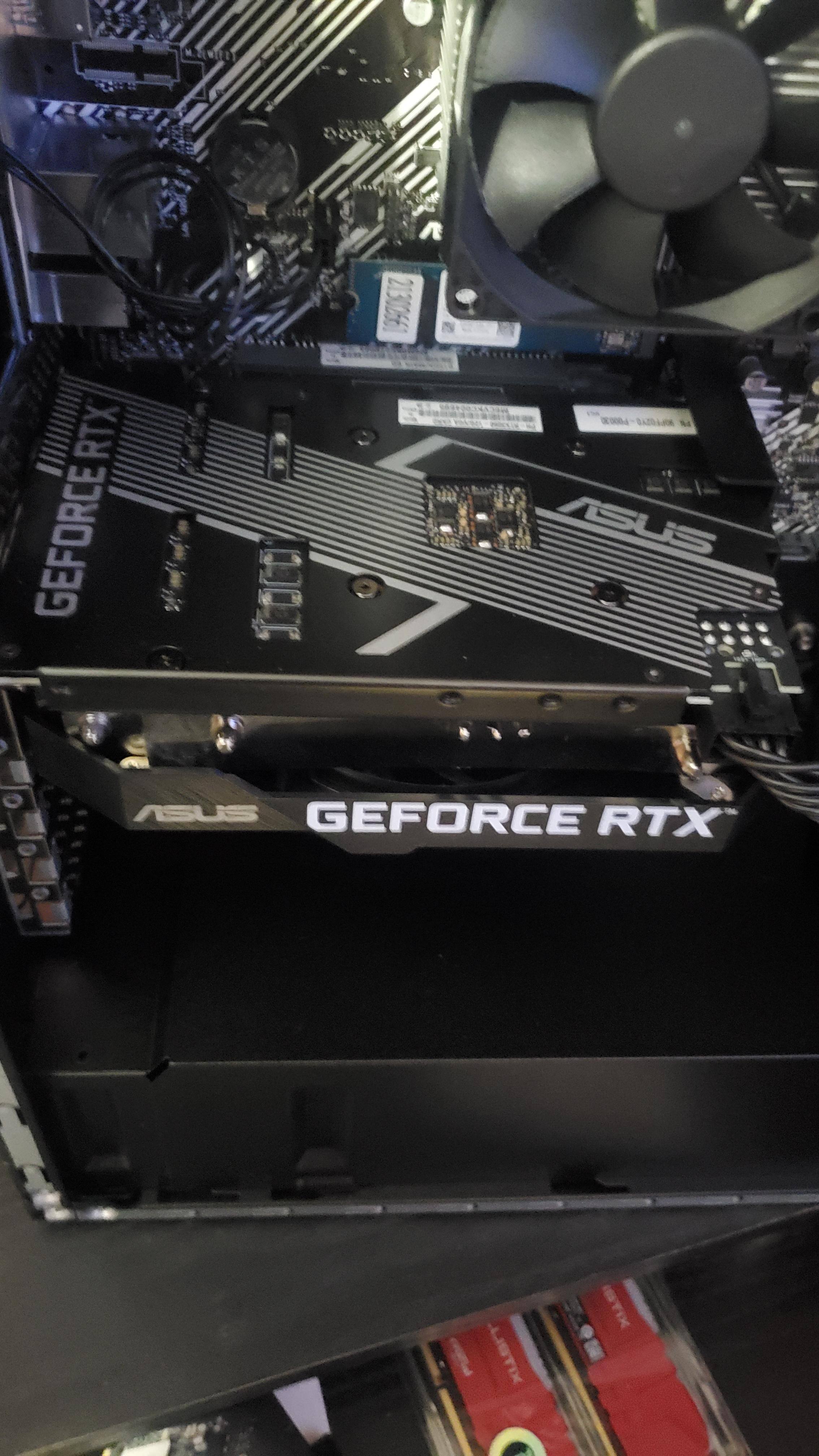 ASUS ROG Gaming Desktop AMD Ryzen 7 3700X 16GB Memory NVIDIA 