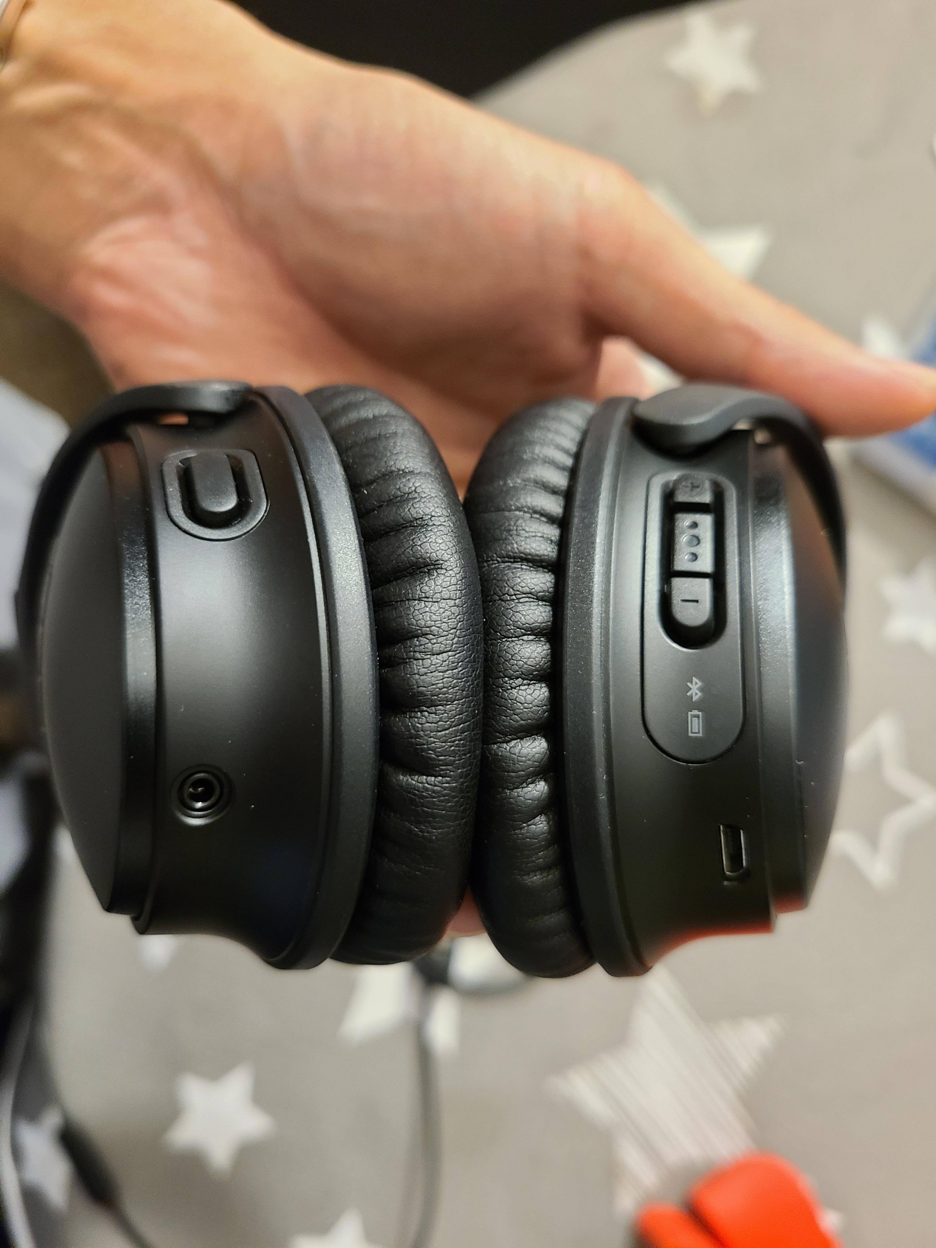 Excellent button layout., click to load a larger version