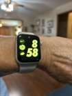 Apple Watch SE 2nd Generation (GPS) 40mm Aluminum Case with Starlight Sport  Band S/M Starlight MNT33LL/A - Best Buy