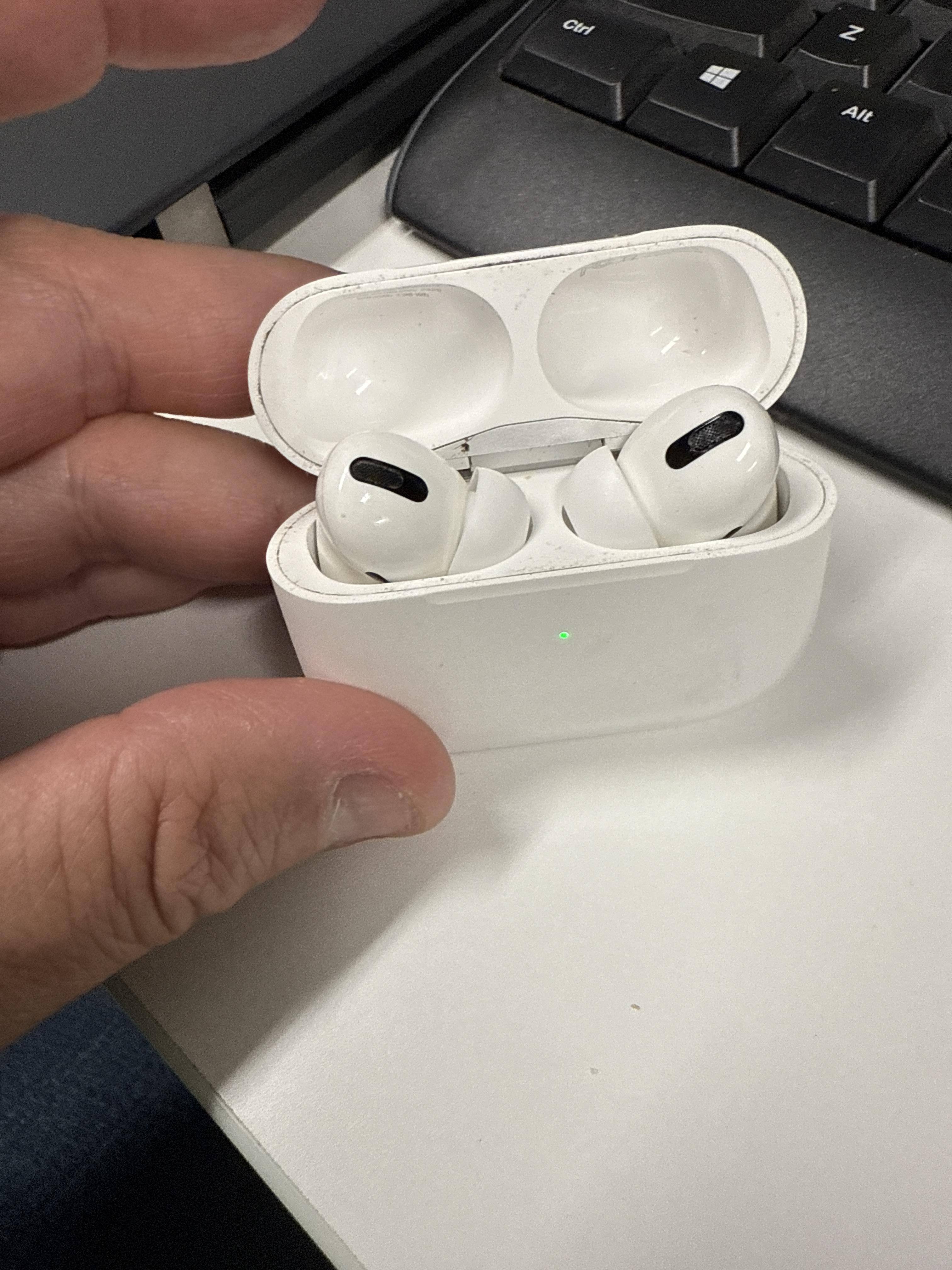 Apple Refurbished Excellent AirPods Pro White MWP22AM/A - Best Buy