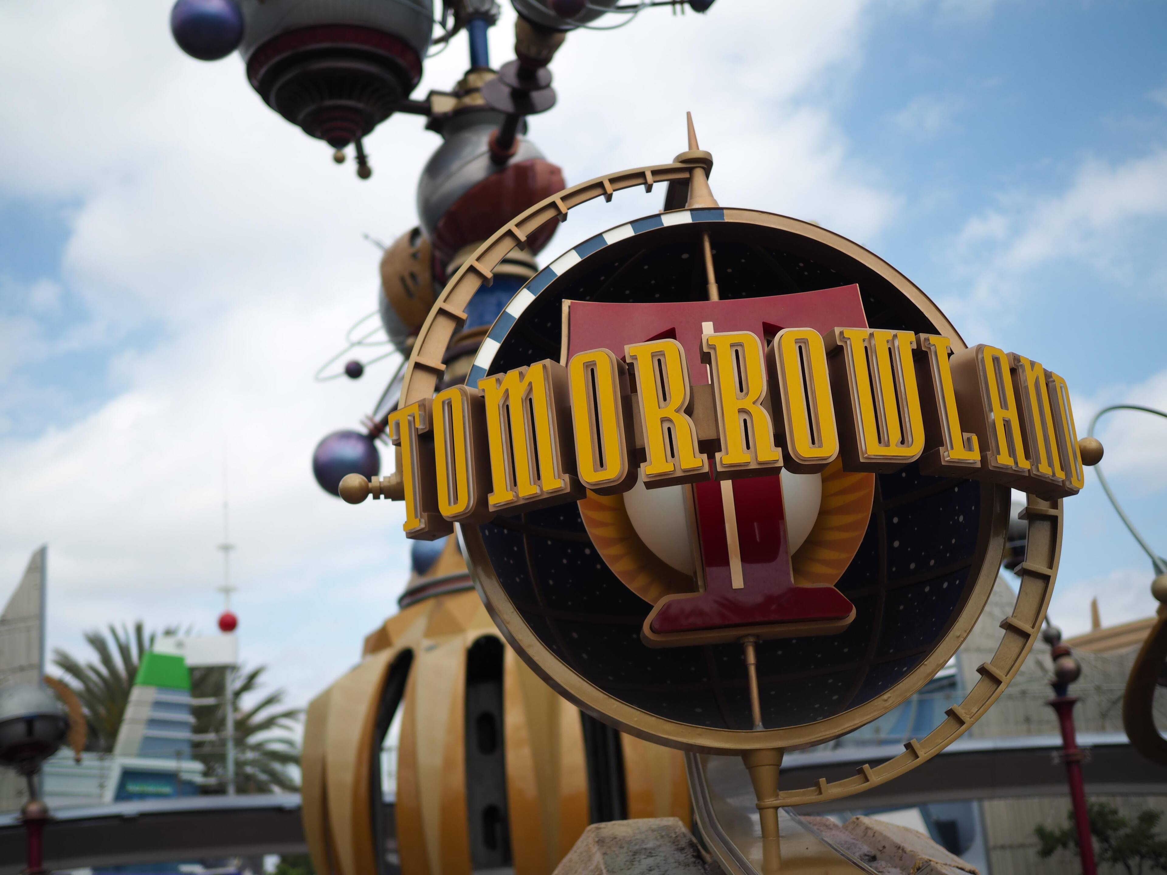 TomorrowLand - Fixed Lens 25mm, click to load a larger version