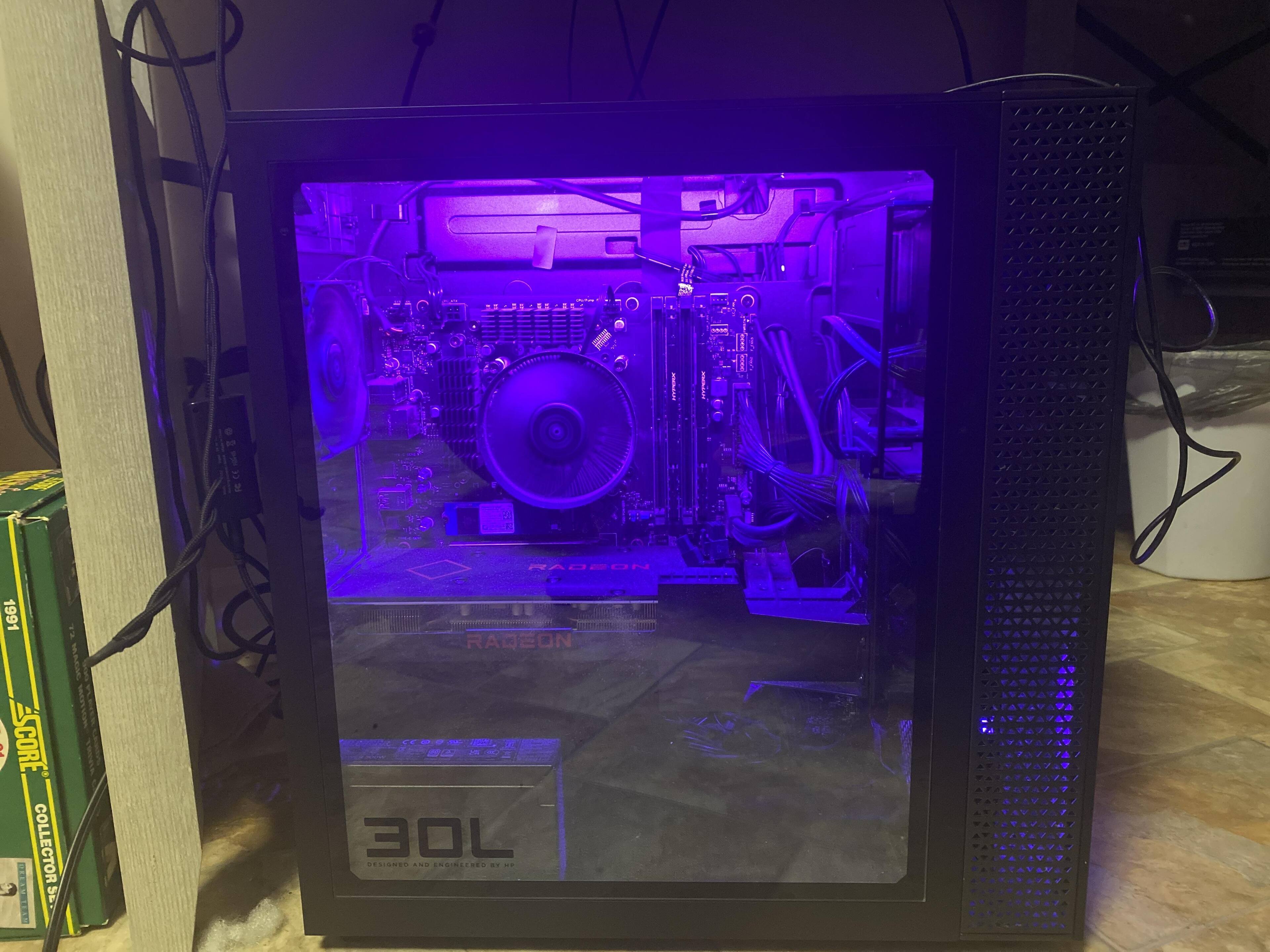 HP OMEN Gaming Desktop AMD Ryzen 5600G 16GB HyperX Memory AMD